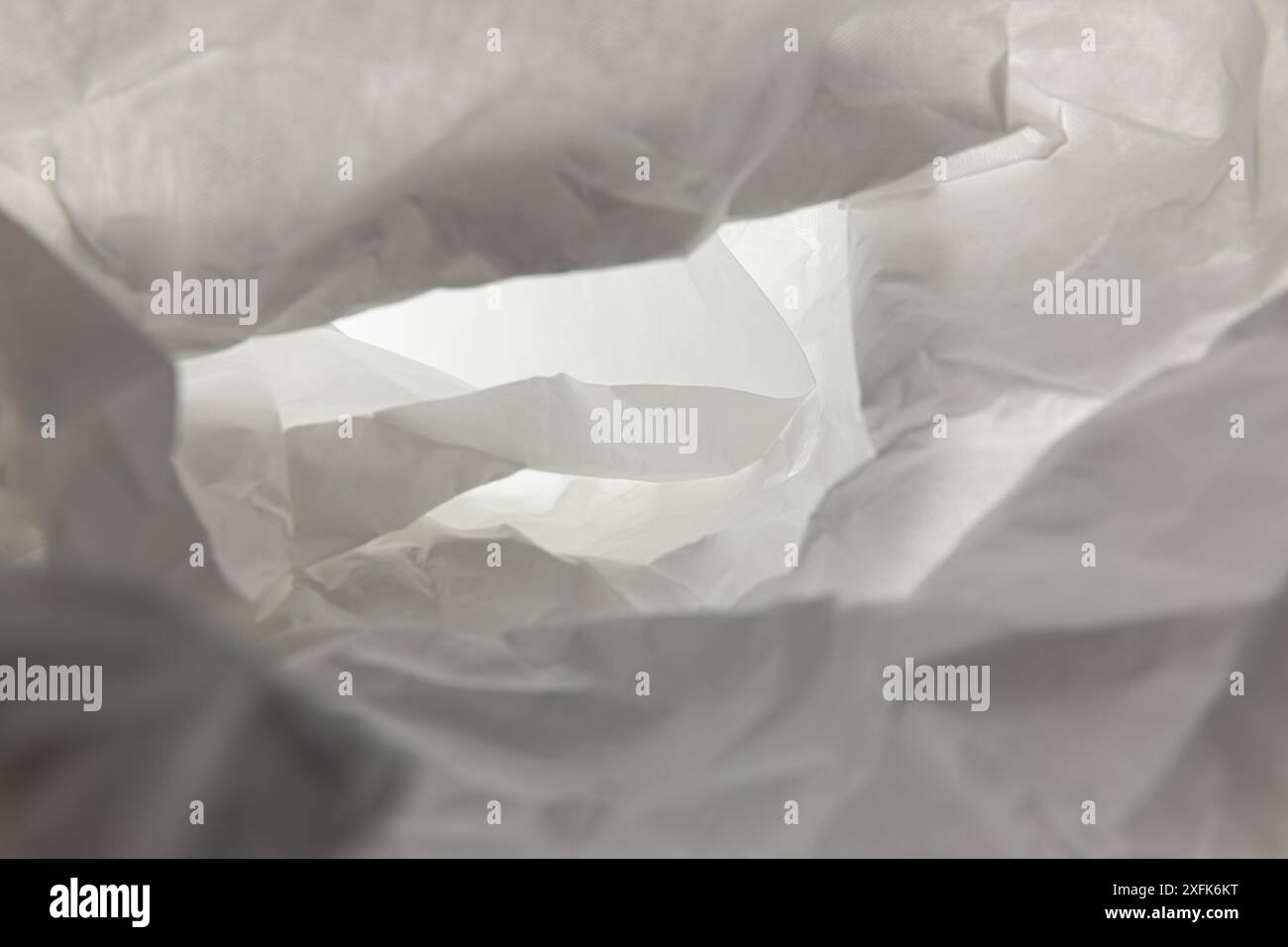 Imita la forma delle montagne con i materiali DuPont, Tyvek. Foto Stock