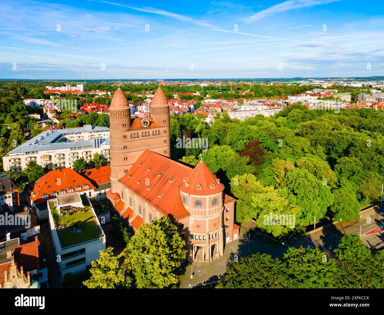 Pauluskirche o St. Paul Church vista panoramica aerea nella città di Ulm, Germania Foto Stock