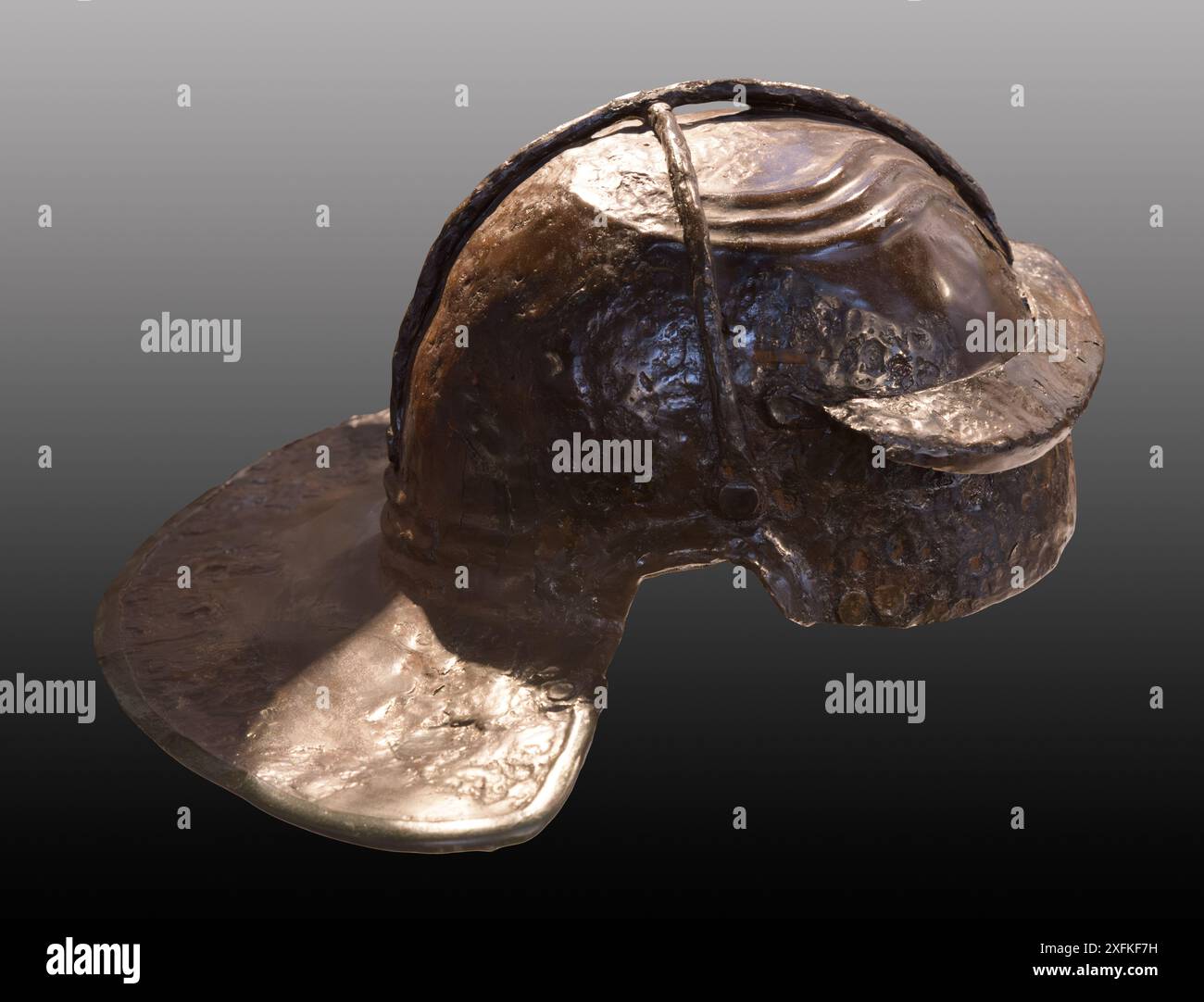 L'antico elmo romano del forte di Berzovia (Caraș-Severin). Agli inizi del II secolo d.C. Bucarest. Foto Stock