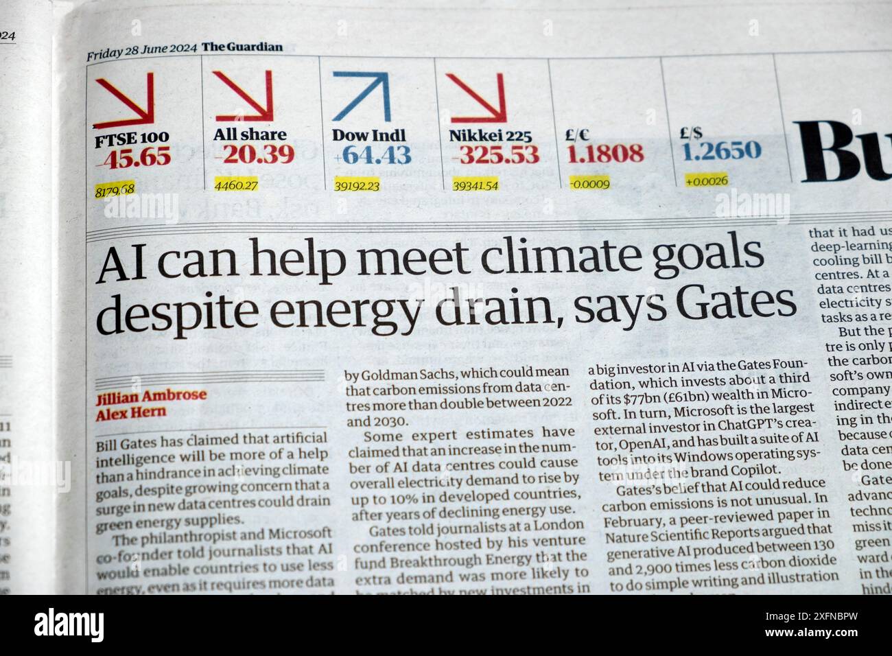 "L'INTELLIGENZA ARTIFICIALE può contribuire a raggiungere gli obiettivi climatici nonostante la perdita di energia, afferma (Bill) Gates Guardian headline business Copilot articolo 28 giugno 2024 Londra Regno Unito Foto Stock