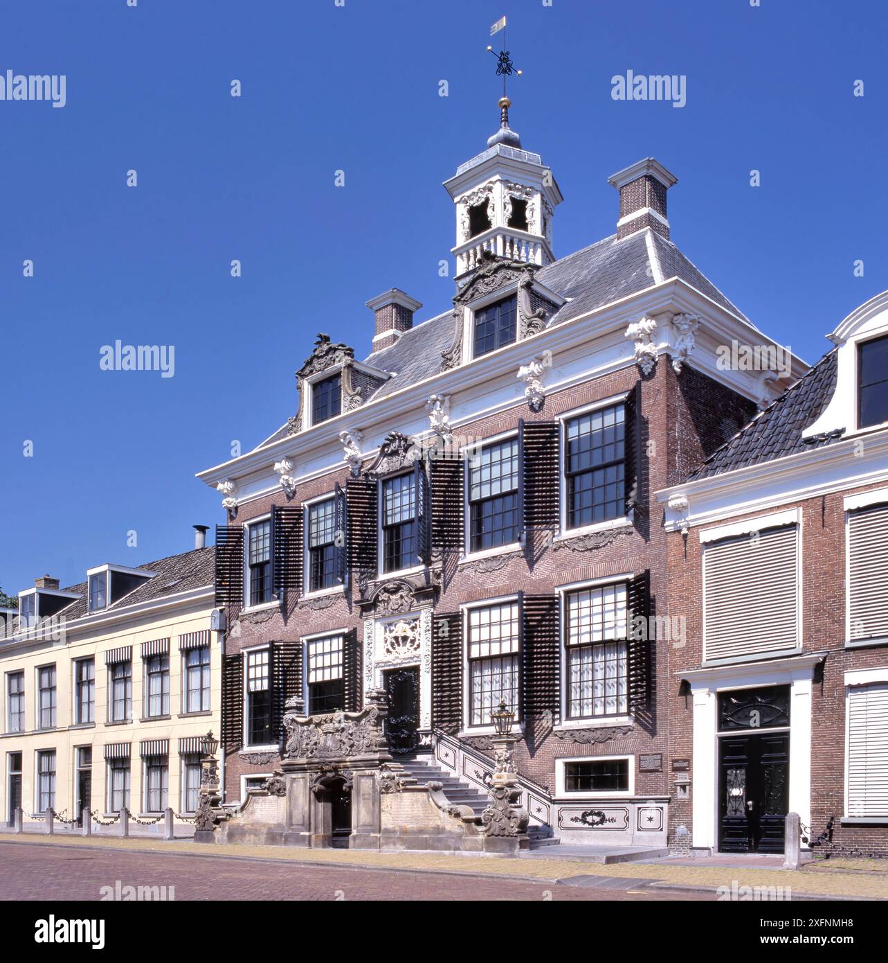Municipio in stile rococò, nel centro della città di Sneek in Frisia, Olanda Foto Stock