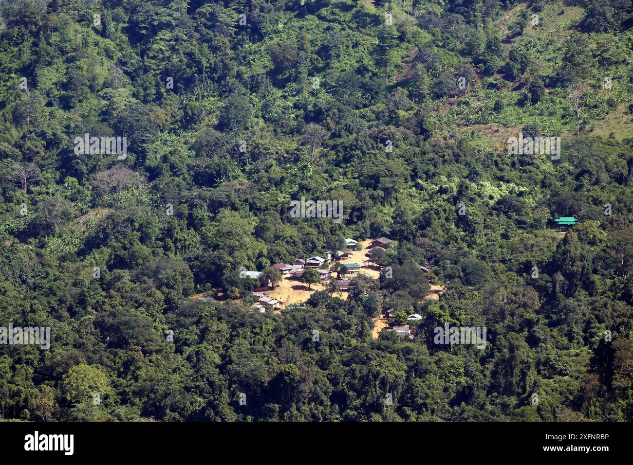 Un villaggio tribale nel distretto di Bandarban in Bangladesh. Foto Stock