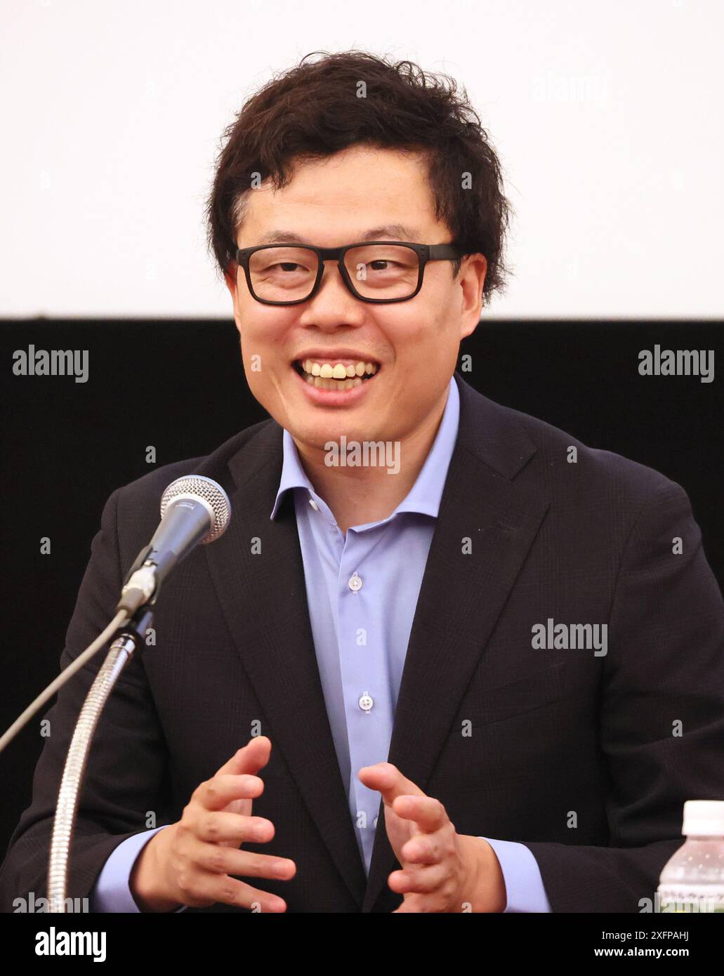 Tokyo, Giappone. 4 luglio 2024. L'auto volante giapponese o l'impresa eVTOL SkyDrive presidente Tomohiro Fukuzawa annuncia che SkyDrive e la compagnia ferroviaria Kyushu (JR Kyushu) hanno accettato di avviare uno studio di fattibilità per sviluppare eVTOL nella resione di Kyushu, nel Giappone occidentale, in una conferenza stampa congiunta a Tokyo giovedì 4 luglio 2024. SkyDrive ha iniziato a produrre l'ultima eVTOL SD-05 con Suzuki Motor e la presenterà al World Expo Osaka/Kansai il prossimo anno. (Foto di Yoshio Tsunoda/AFLO) Foto Stock