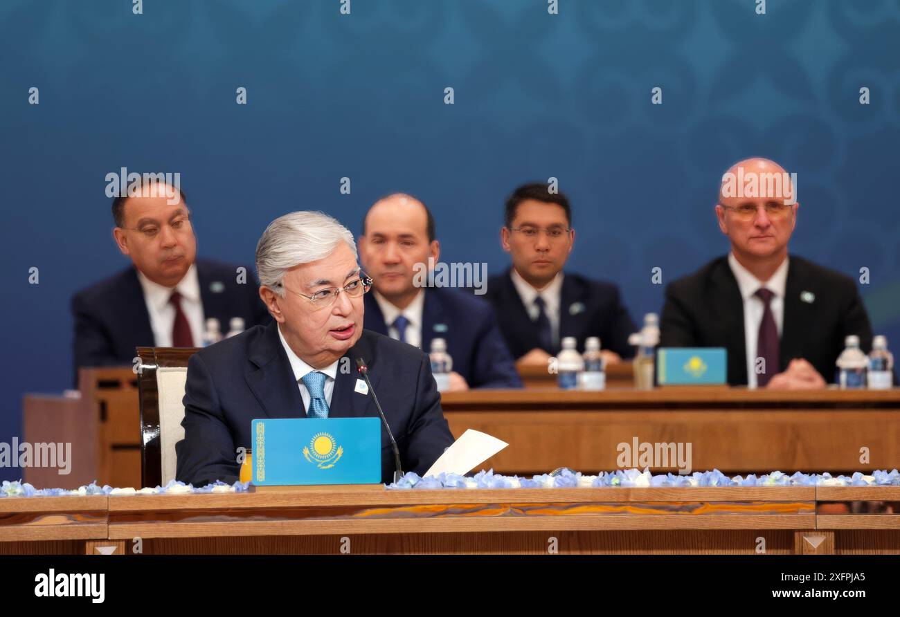 Astana, Kazakistan. 4 luglio 2024. Il presidente kassym-Jomart Tokayev ha lasciato il paese durante la riunione dei capi di Stato al vertice dell'Organizzazione di cooperazione di Shanghai del 4 luglio 2024 ad Astana, Kazakistan. Crediti: Gavriil Grigorov/piscina del Cremlino/Alamy Live News Foto Stock