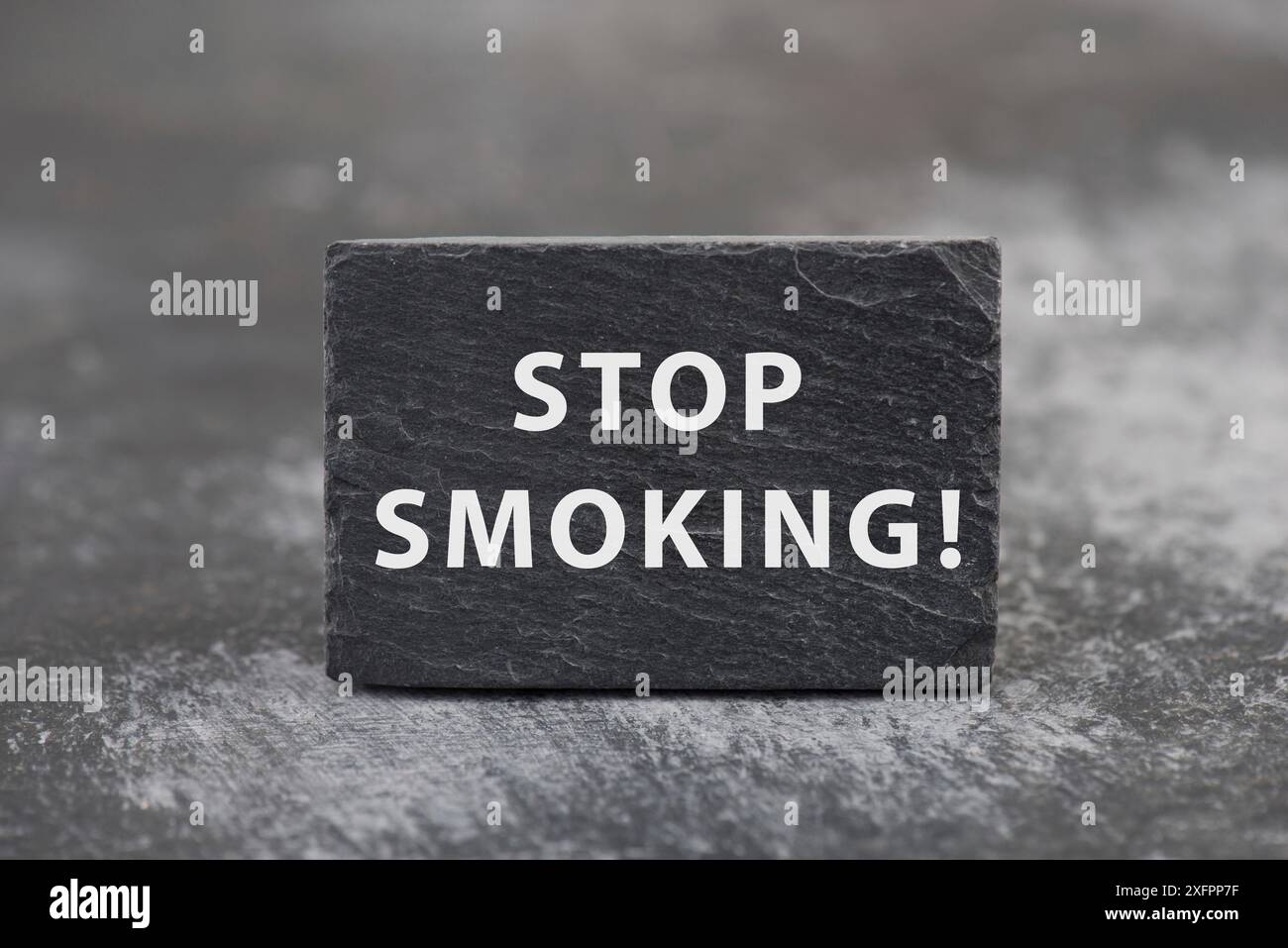 Smetta di fumare segno, nessun giorno di tabacco, rompere un'abitudine, sanità e stile di vita, nicotina dipendente Foto Stock