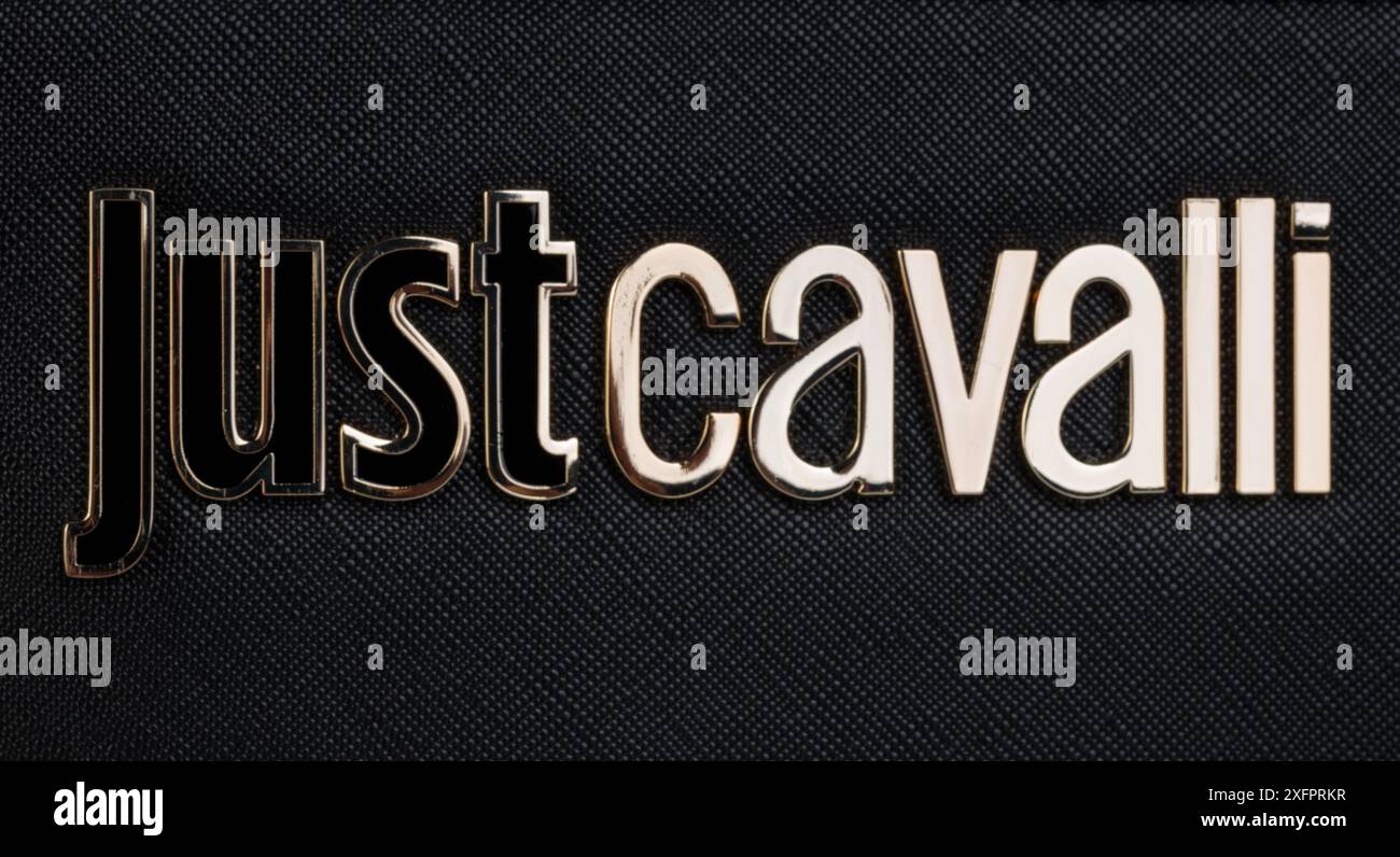 Leszno, Polonia 22 agosto 2023: Just cavalli Fashion Brand Black Fabric Logo Foto Stock