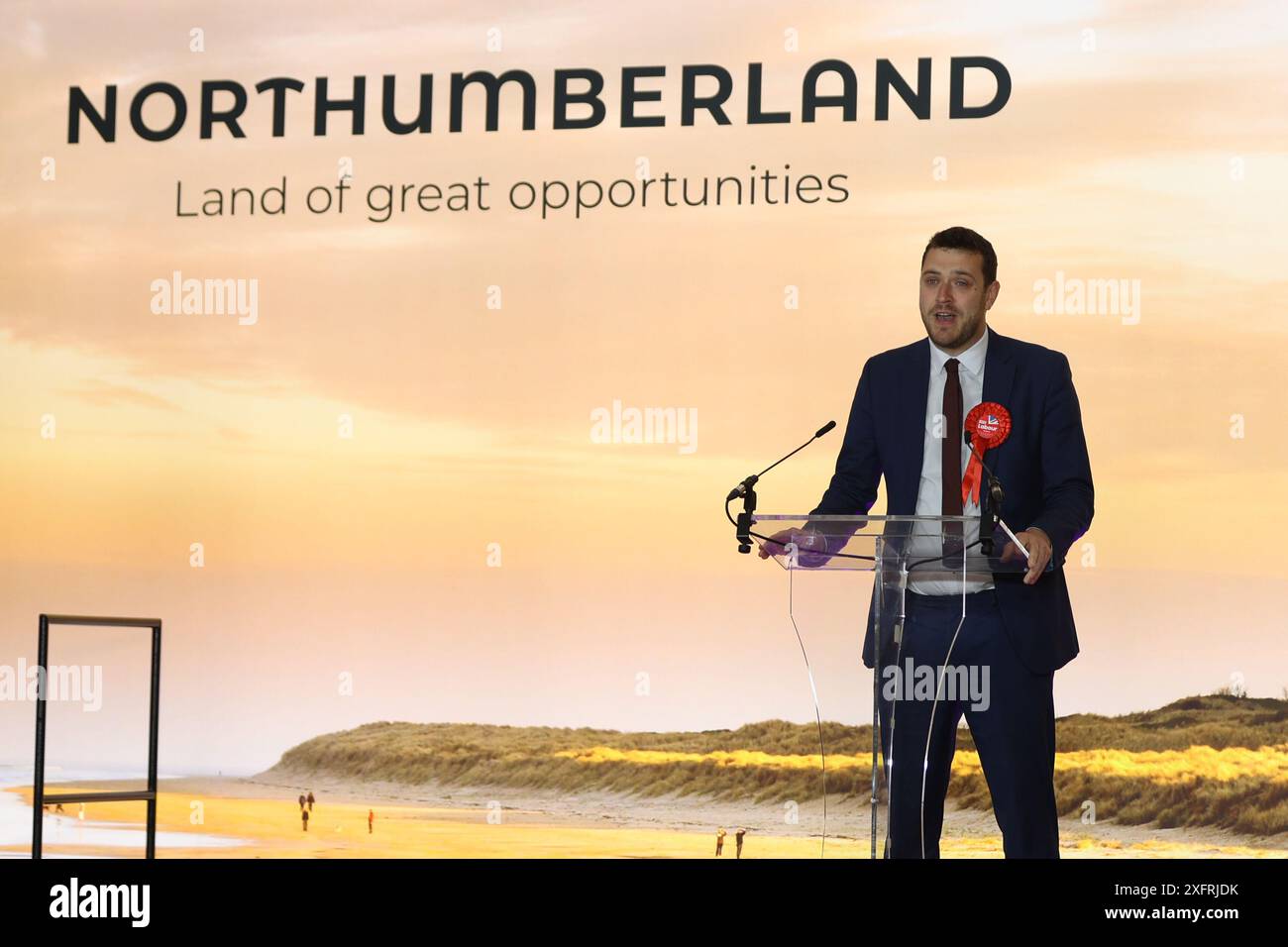 Blyth, Regno Unito - il risultato delle elezioni di Hexham dichiara Joe Morris come deputato laburista - il primo deputato laburista nel collegio elettorale per 100 anni. Credito fotografico Jill o'Donnell/Alamy Live News Credit: Jill ODonnell/Alamy Live News Foto Stock