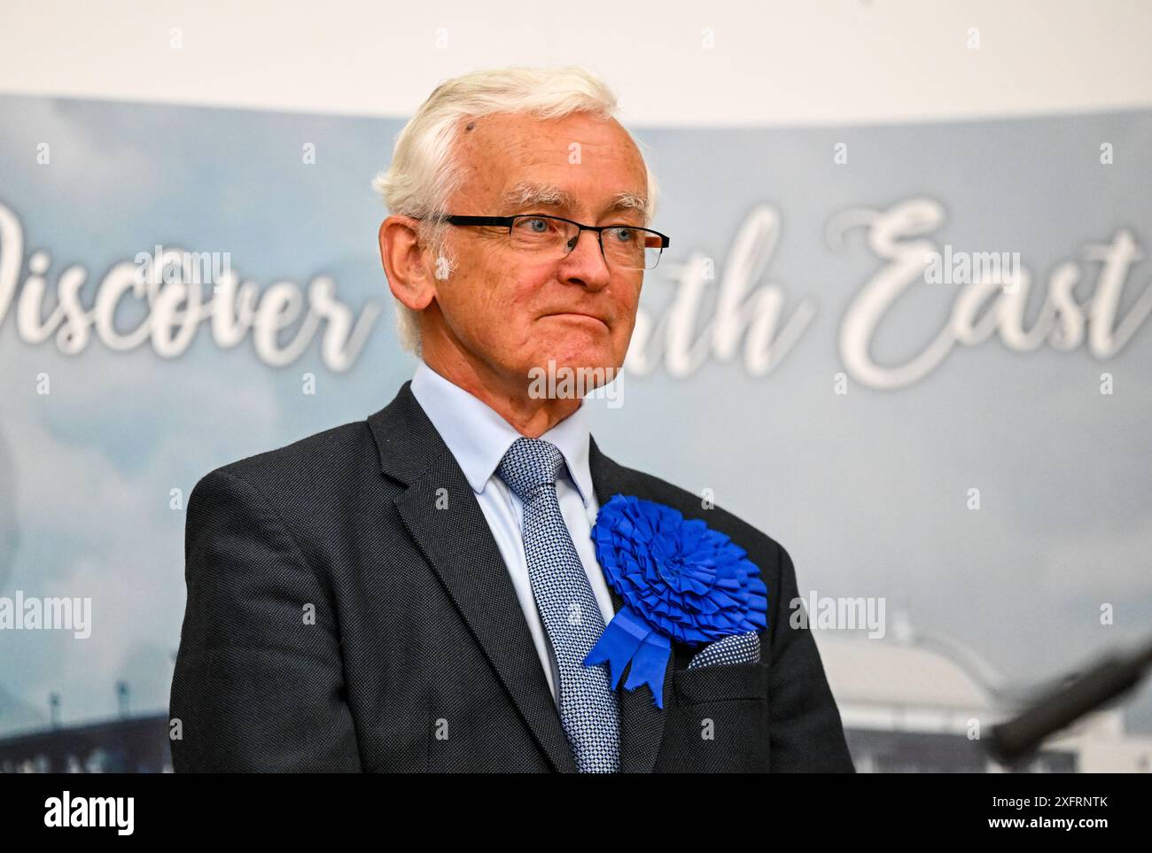 Martin Vickers, candidato conservatore per il collegio di Brigg and Immingham County, vince durante le elezioni generali Count for the Great Grimsby and Cleethorpes Borough e Brigg and Immingham County, tenutesi a Grimsby Town Hall, Grimsby, Regno Unito. 4 luglio 2024. Foto di Jon Corken/Alamy Live News Foto Stock