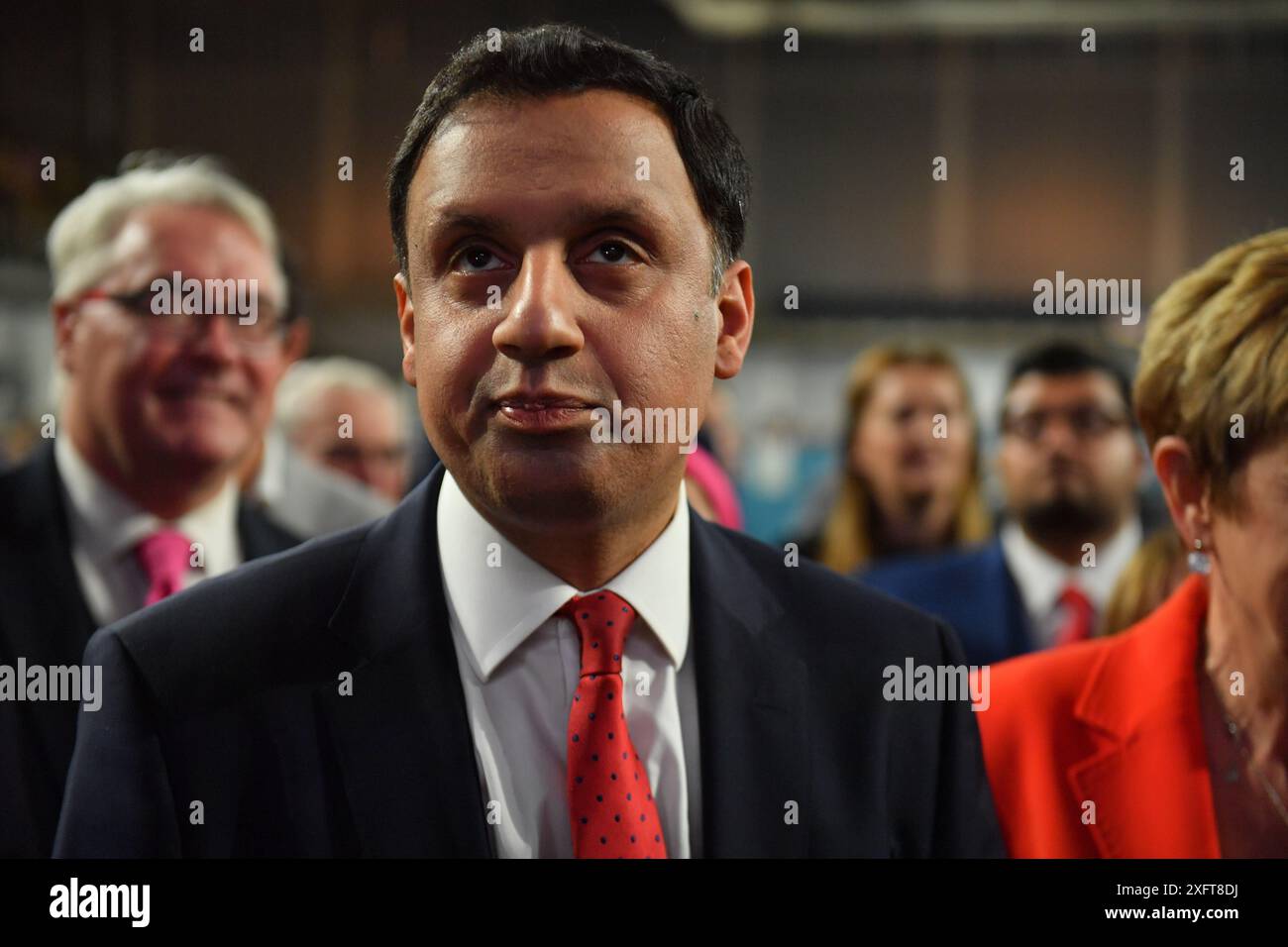 Glasgow, Regno Unito. 5 luglio 2024. NELLA FOTO: Anas Sarwar MSP. Leader del Partito Laburista scozzese. Scene dall'interno del Glasgow Election Count all'Emirates Arena (Sir Chris Hoy Velodrome) alla vigilia finale delle elezioni generali del Parlamento britannico del 2024, con le urne caricate e contate e i candidati del partito che guardano e contano. Foto di Colin D Fisher. Crediti: Colin Fisher/Alamy Live News Foto Stock