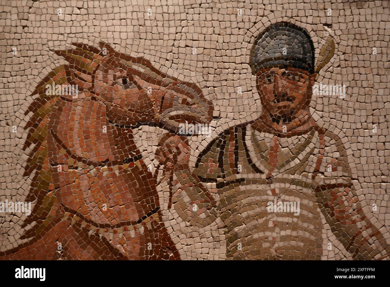 Mosaico di pavimento romano del cavaliere romano e del cavallo da circo da Villa severi a Baccano. Fine c2rd. Palazzo massimo, Museo Nazionale Romano, Roma, Italia Foto Stock