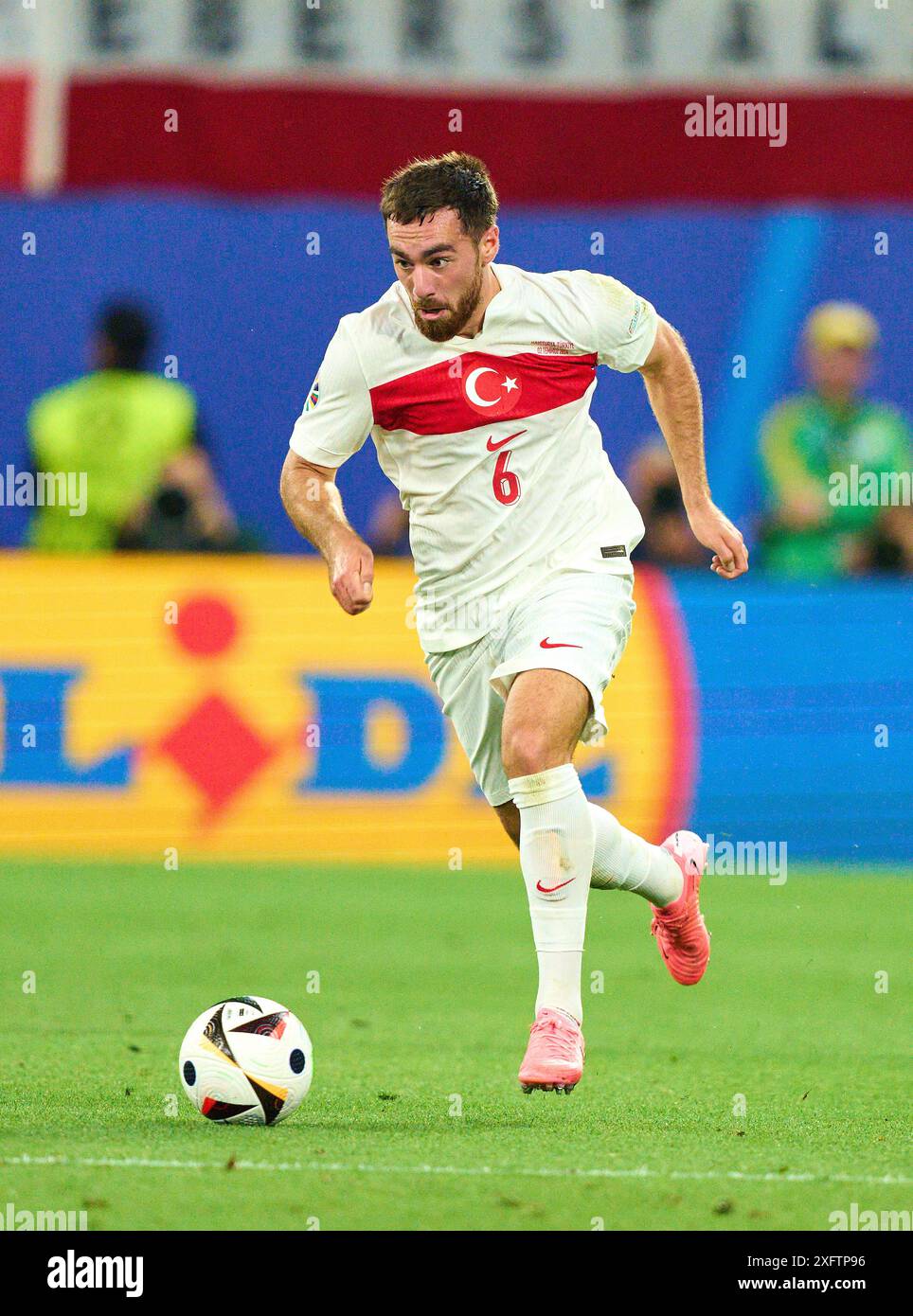 Orkun Kökcü, Türkiye 6 nella migliore delle 16 partite AUSTRIA - TÜRKIJE 1-2 dei Campionati europei UEFA 2024 il 2 luglio 2024 a Lipsia, Germania. Fotografo: Peter Schatz Foto Stock