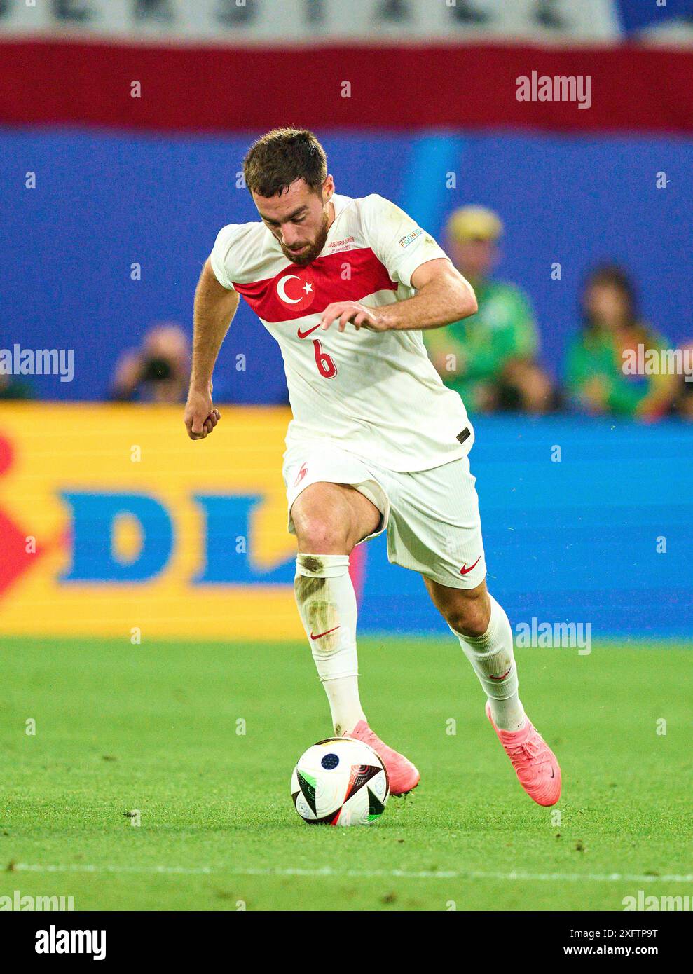 Orkun Kökcü, Türkiye 6 nella migliore delle 16 partite AUSTRIA - TÜRKIJE 1-2 dei Campionati europei UEFA 2024 il 2 luglio 2024 a Lipsia, Germania. Fotografo: Peter Schatz Foto Stock