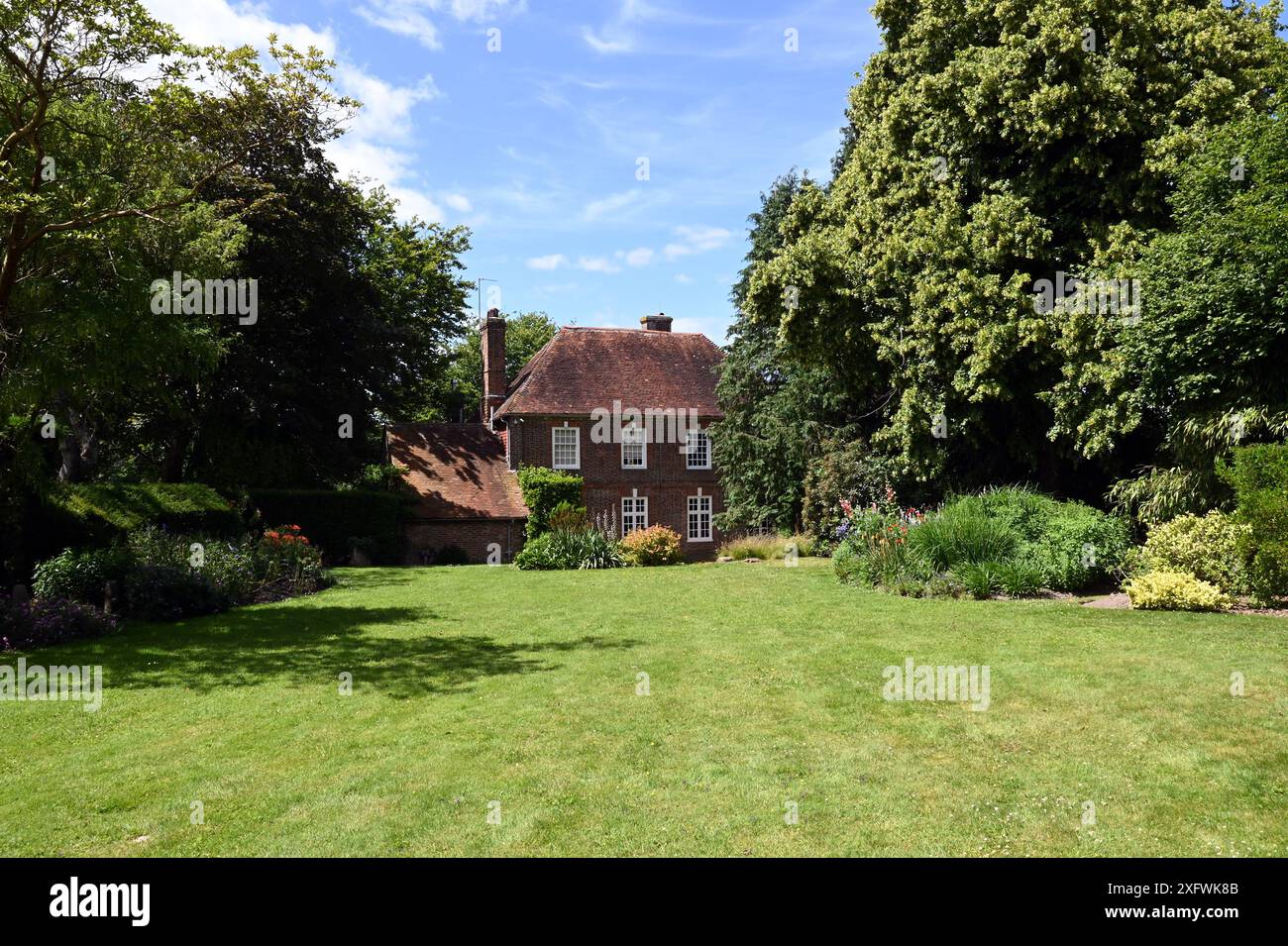 Farleys House, vicino al villaggio di Chiddingly nell'East Sussex, era una volta la casa di artisti e fotografi Roland Penrose e Lee Miller. Foto Stock