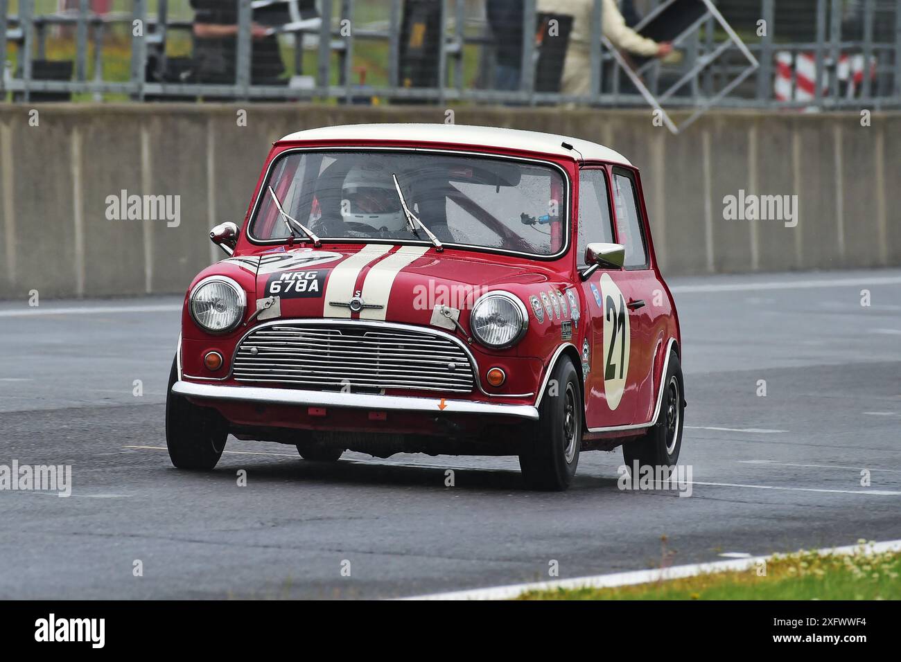 Richard Colburn, Morris Mini Cooper S, HRDC Jack Sears Trophy for 1958-1966 Touring Cars, una gara di quarantacinque minuti con l'opzione del secondo pilota, b Foto Stock