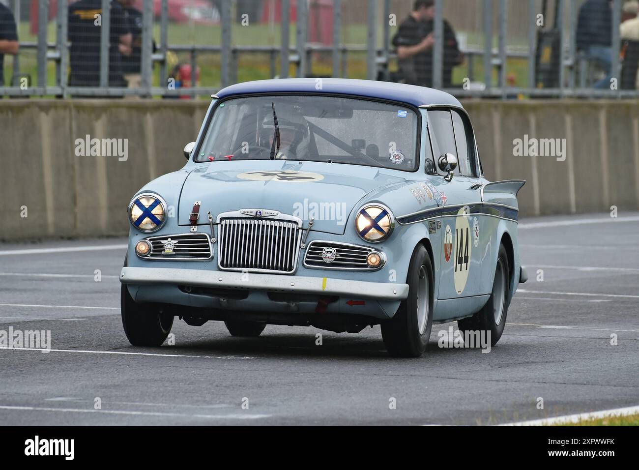 Sharlie Goddard, Graeme Smith, Sunbeam Rapier, HRDC Jack Sears Trophy for 1958-1966 Touring Cars, una gara di quarantacinque minuti con l'opzione del secondo Foto Stock