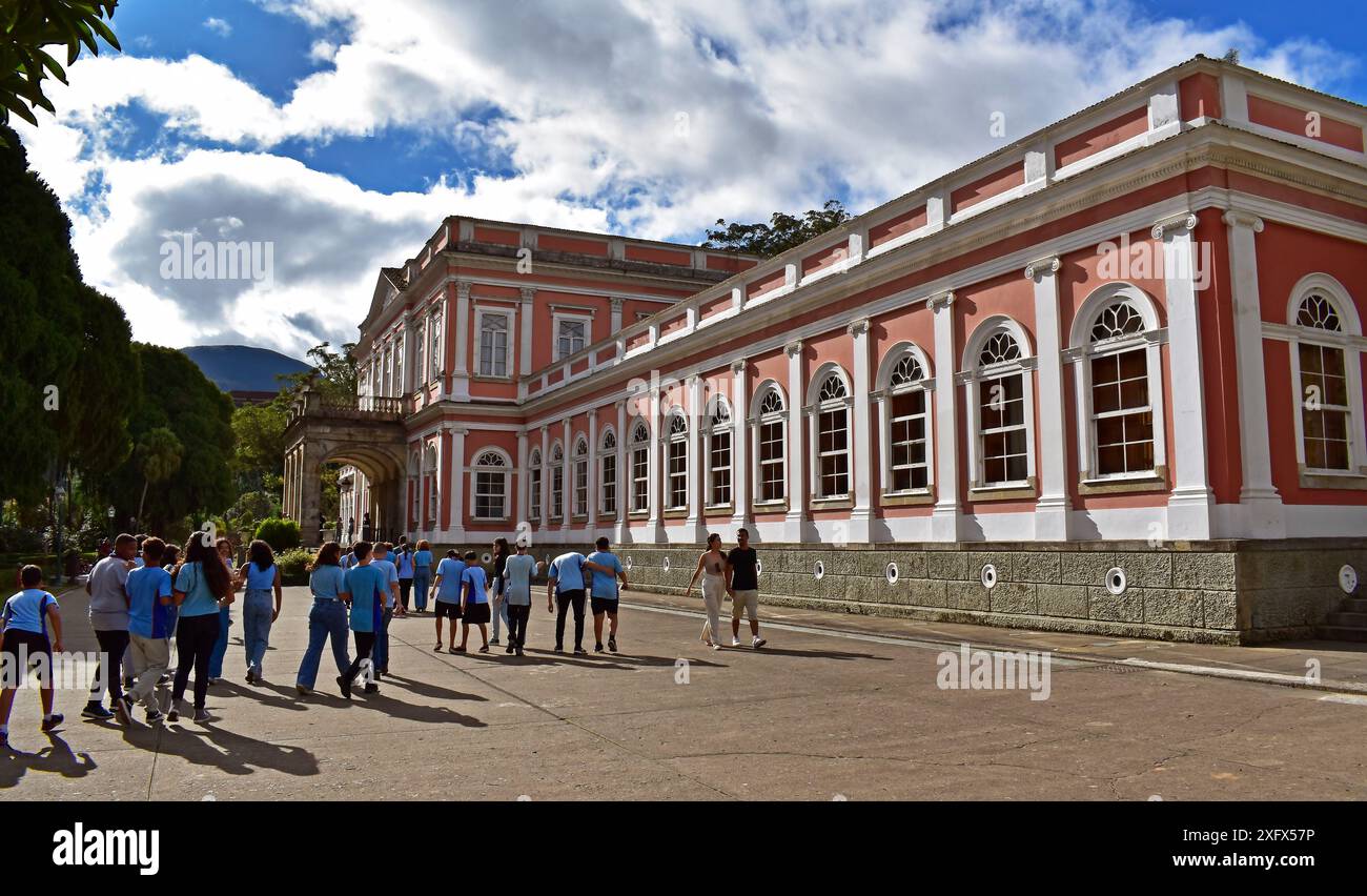 PETROPOLIS, RIO DE JANEIRO, BRASILE - 26 maggio 2023: I bambini visitano il Museo Imperiale Foto Stock