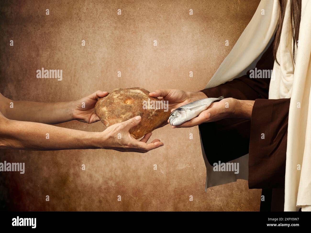 Gesù dona il pane e il pesce su sfondo beige Foto Stock