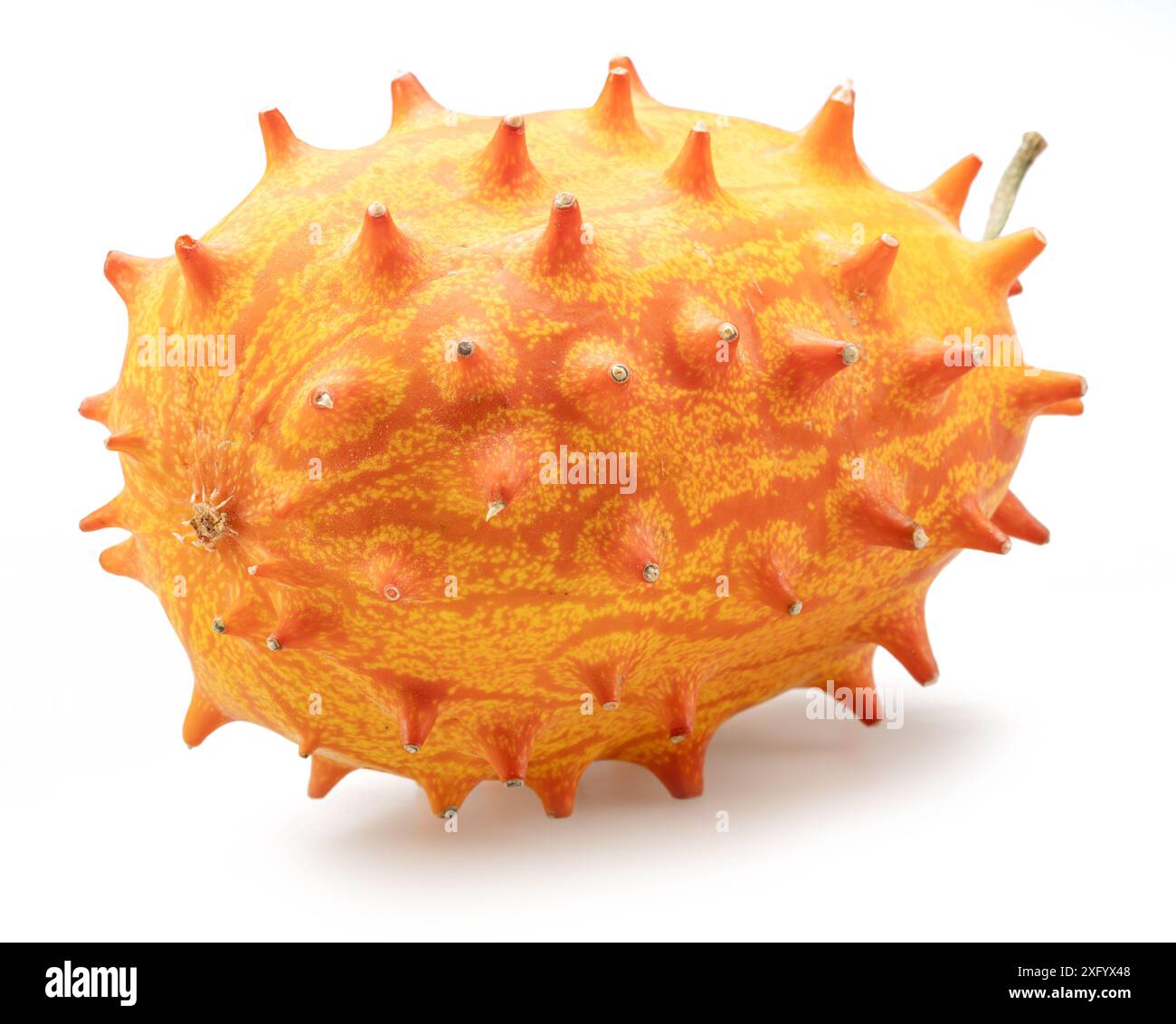 Kiwano Fruit isolato su sfondo bianco. Foto Stock