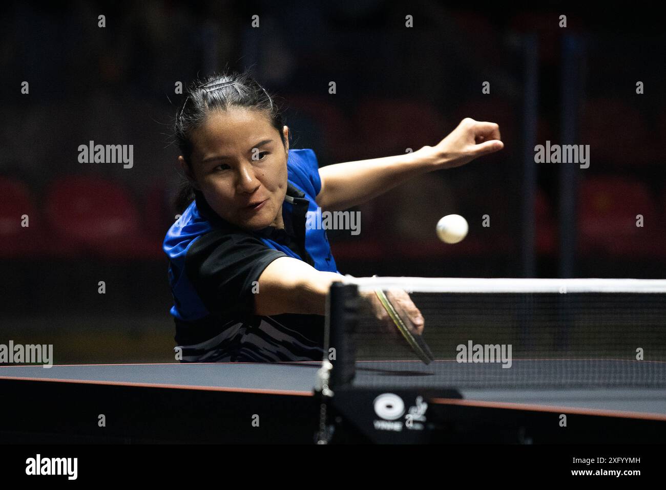 Bangkok, Thailandia. 5 luglio 2024. Yang Xiaoxin di Monaco gioca contro Wang Yi-Ju del Taipei cinese (non nella foto) durante il primo round femminile di Ping-pong del 32 nella gara del World Table Tennis Star Bangkok 2024 allo Huamark Indoor Stadium. Yang Xiaoxin ha vinto contro Wang Yi-Ju 3-2 (4:11, 10:12, 11:5, 11:9, 11:8) crediti: SOPA Images Limited/Alamy Live News Foto Stock