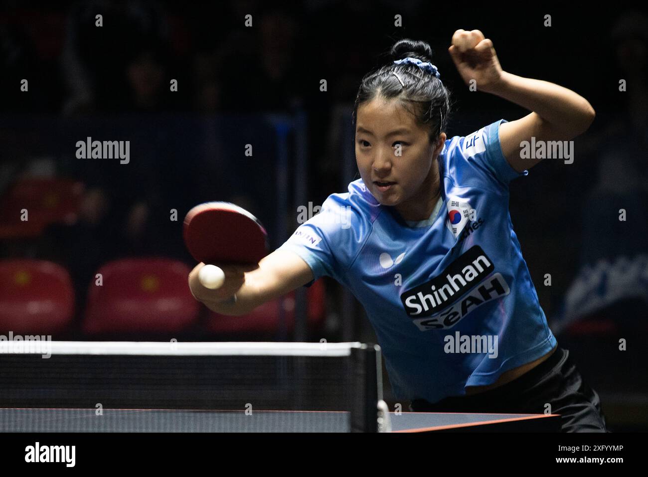 Bangkok, Thailandia. 5 luglio 2024. Shin Yubin della Corea del Sud gioca contro Elizabeta Samara della Romania (non nella foto) durante il singolo round femminile di Ping-pong del 32 nella partita del World Table Tennis Star contender Bangkok 2024 allo Huamark Indoor Stadium. Shin Yubin ha vinto su Elizabeta Samara 3-0 (11:8, 11:3, 11:4) crediti: SOPA Images Limited/Alamy Live News Foto Stock