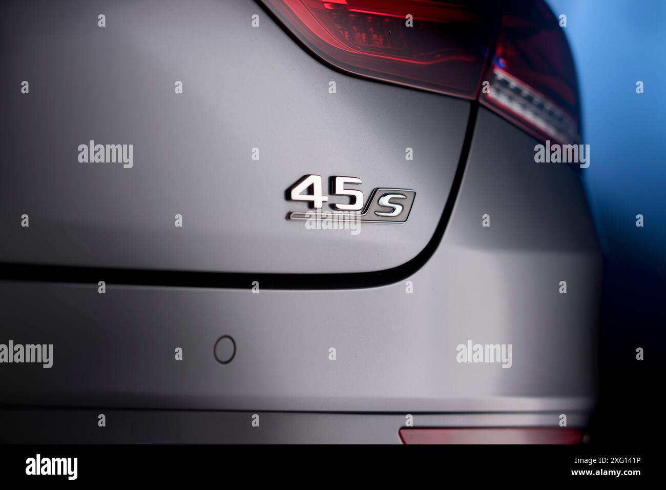 Mercedes-Benz CLA AMG 45 S 4-Matic 8G-DCT, 241KM, Breaking Shoot, anno: 2020. Fregio AMG 45s sullo sportello del bagagliaio posteriore. Foto Stock