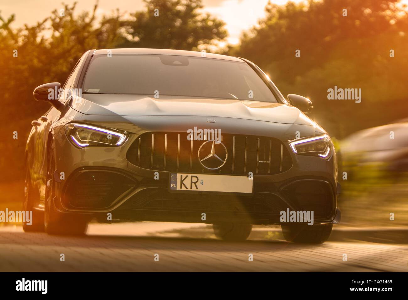 Mercedes-Benz CLA AMG 45 S 4-Matic 8G-DCT, 241KM, Breaking Shoot, anno: 2020. Guida sportiva veloce al tramonto. Guida dinamica Foto Stock