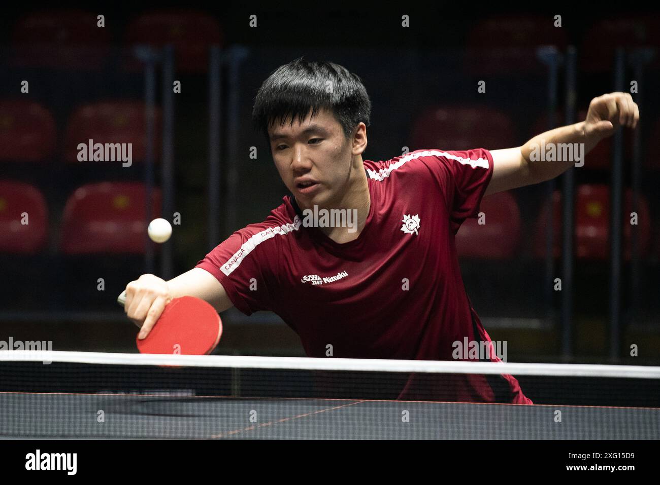 Bangkok, Thailandia. 5 luglio 2024. Edward Ly del Canada gioca contro Sathiyan Ghanasekaran dell'India (non nella foto) durante il singolo round maschile di Ping-pong del 32 nella gara del World Table Tennis Star Bangkok 2024 allo Huamark Indoor Stadium. Sathiyan Ghanasekaran ha battuto Edward Ly 3-1 (11:6, 7:11, 11:8, 11:8) (foto di Peerapon Boonyakiat/SOPA Images/Sipa USA) crediti: SIPA USA/Alamy Live News Foto Stock