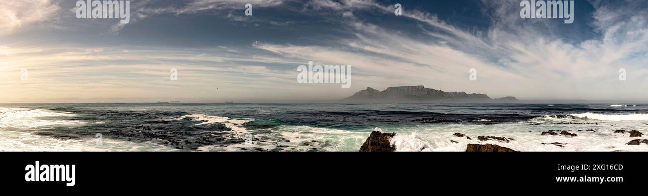 Città del Capo, vista dall'isola Robben in Sudafrica Foto Stock