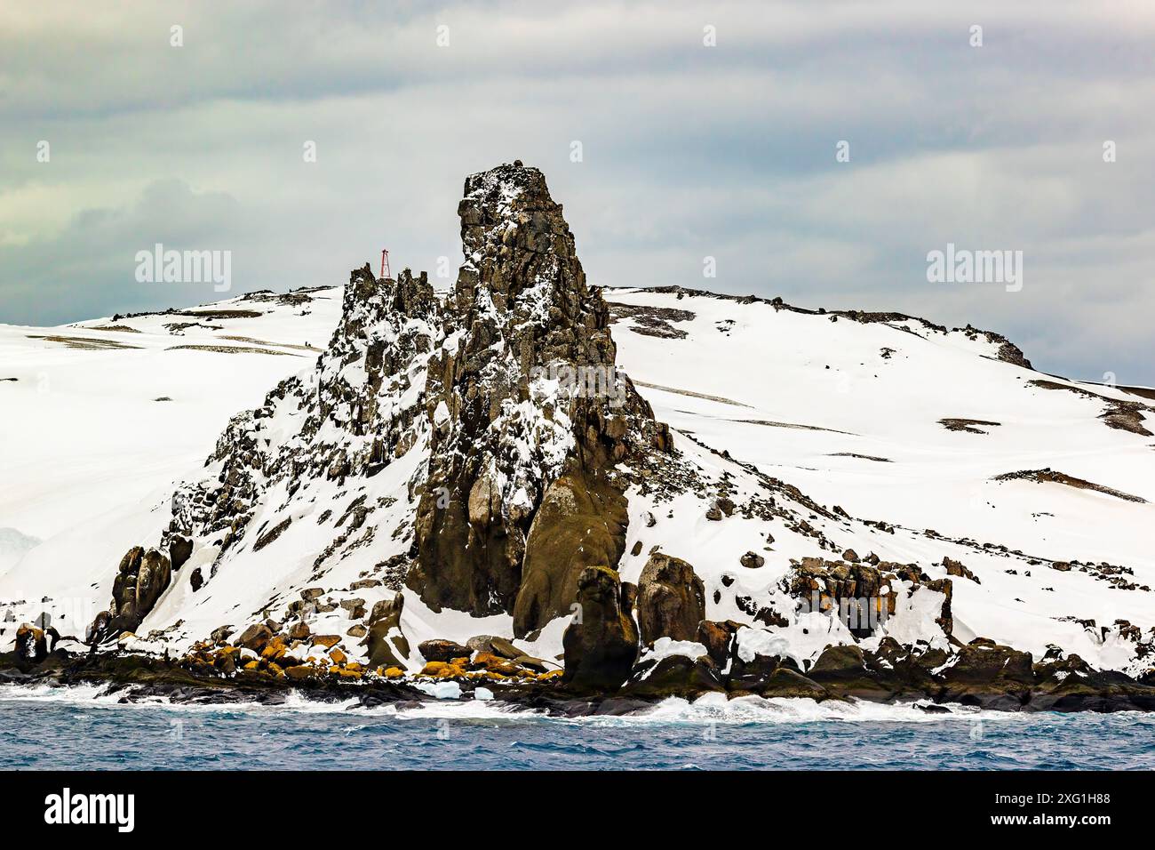 Formazioni geologiche intorno all'isola di Livingston, penisola dell'Antartide, sabato 18 novembre 2023. Foto: David Rowland / One-Image.com Foto Stock