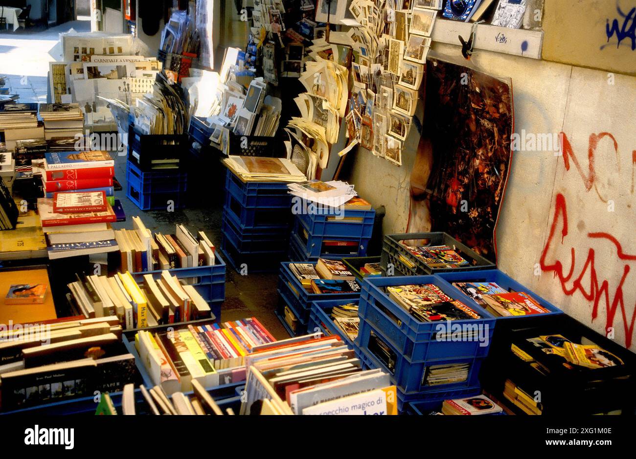 Esposizione di libri per il mercato di strada, Venezia, Italia Foto Stock