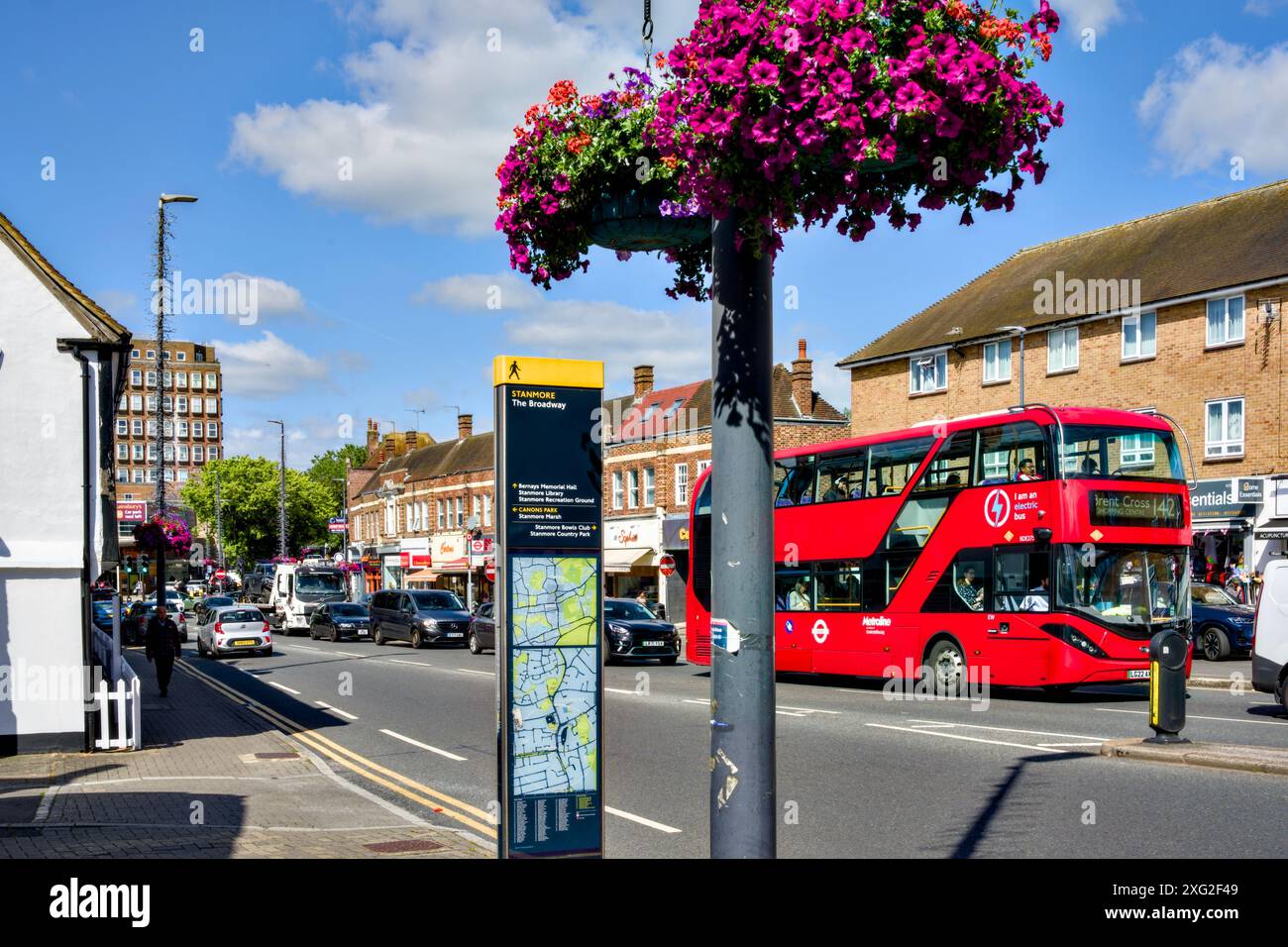 Broadway, Stanmore, Borough of Harrow, Londra, Inghilterra, REGNO UNITO Foto Stock