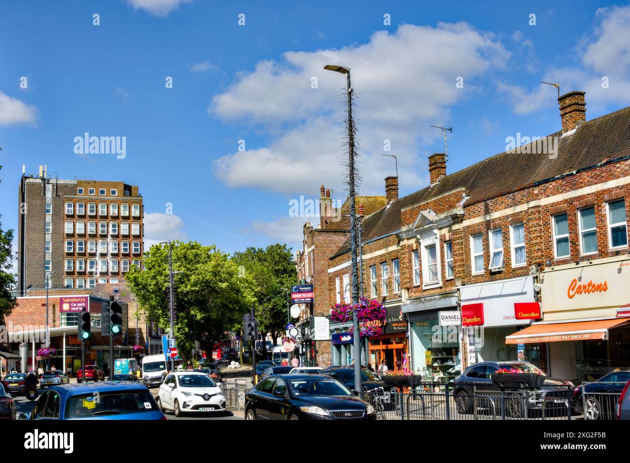 Broadway, Stanmore, Borough of Harrow, Londra, Inghilterra, REGNO UNITO Foto Stock