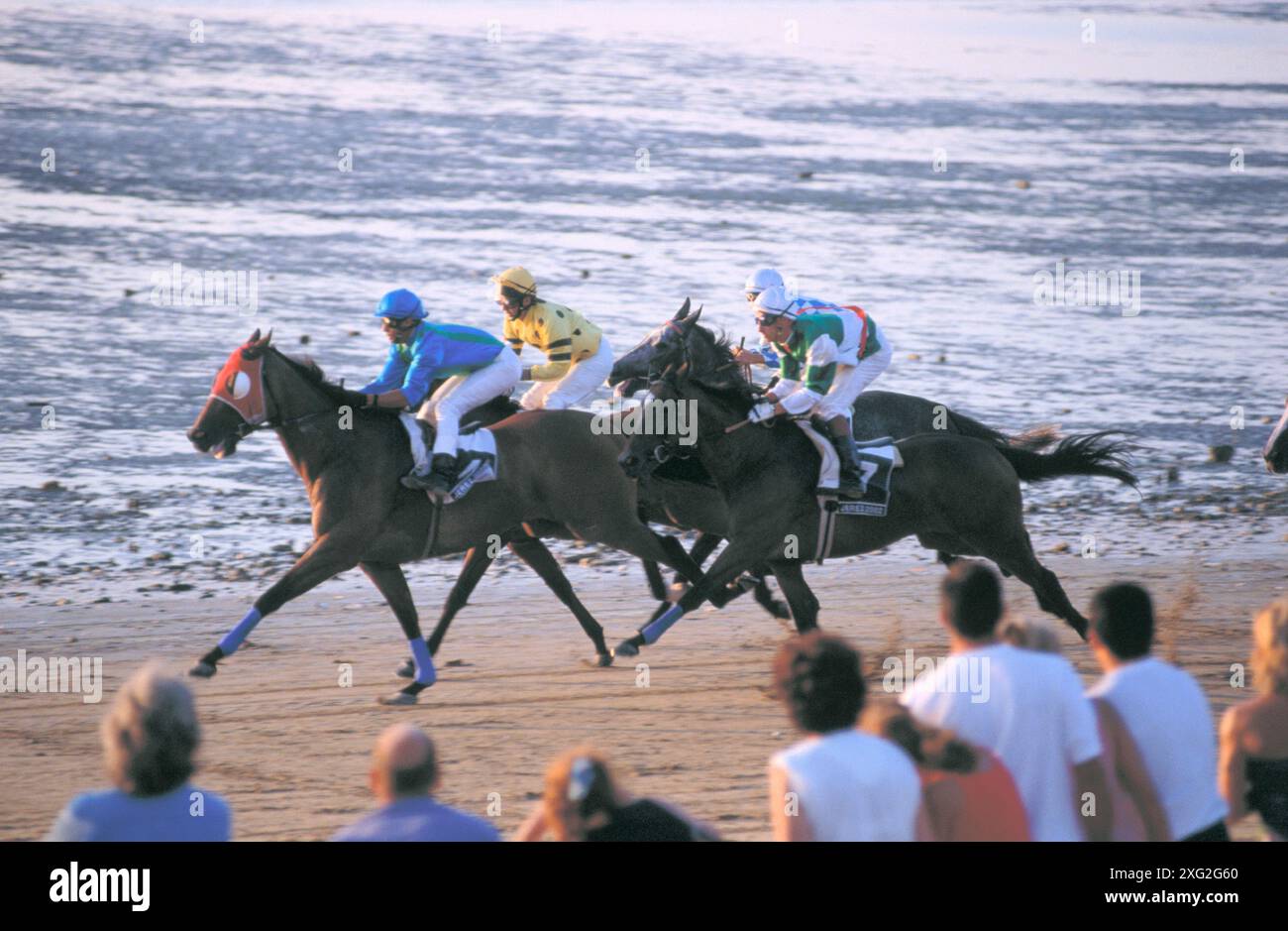 Corsa di cavalli. Sanlucar de Barrameda. Spagna Foto Stock Corsa di cavalli. Sanlucar de Barrameda. Spagna Foto Stock