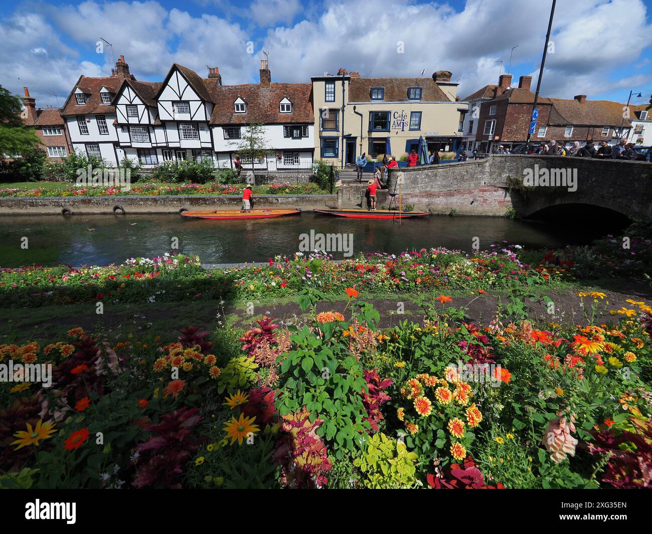 Canterbury, Kent, Regno Unito. 6 luglio 2024. Meteo nel Regno Unito: Giornata di sole a Canterbury Westgate Gardens, Kent. Crediti: James Bell/Alamy Live News Foto Stock