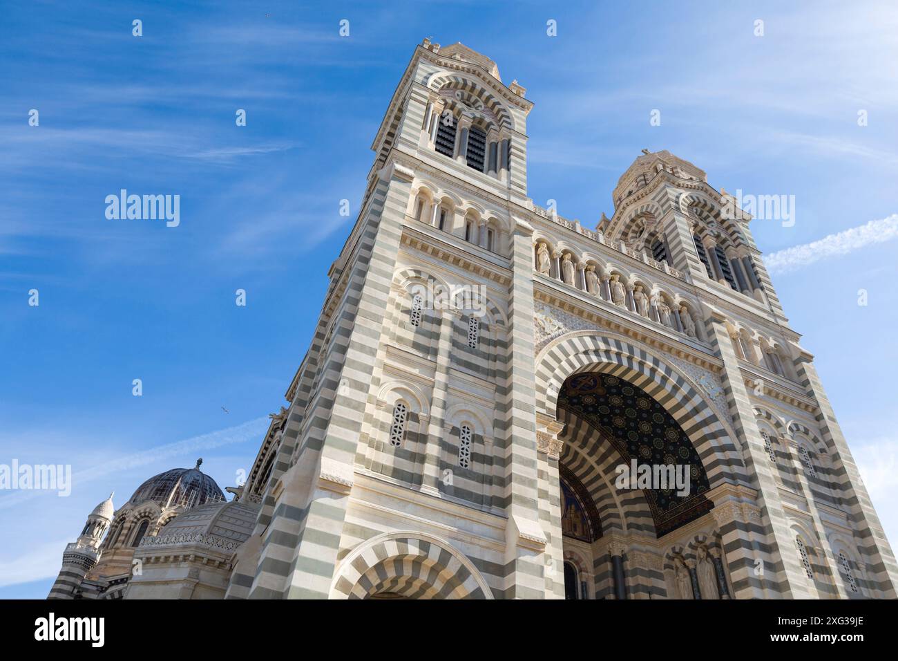 Fronte ovest, Cattedrale / Cattedrale di Santa Maria maggiore / Santa Maria grande, Marsiglia / Marsiglia / Marsiglia, Francia, progettato da Léon Vaudoyer, costruito nel 1852-96. Foto Stock