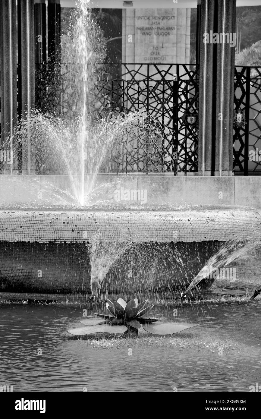 Vista parziale del Tugu Negara, è un monumento nazionale situato a Kuala Lumpur, Malesia. Foto Stock