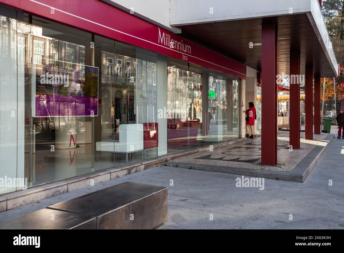 Famalicao, Portogallo: Millennium BCP, alias Banco Comercial Portugues, agenzia bancaria nell'edificio Fudacao Cupertino de Miranda. Banca privata Foto Stock
