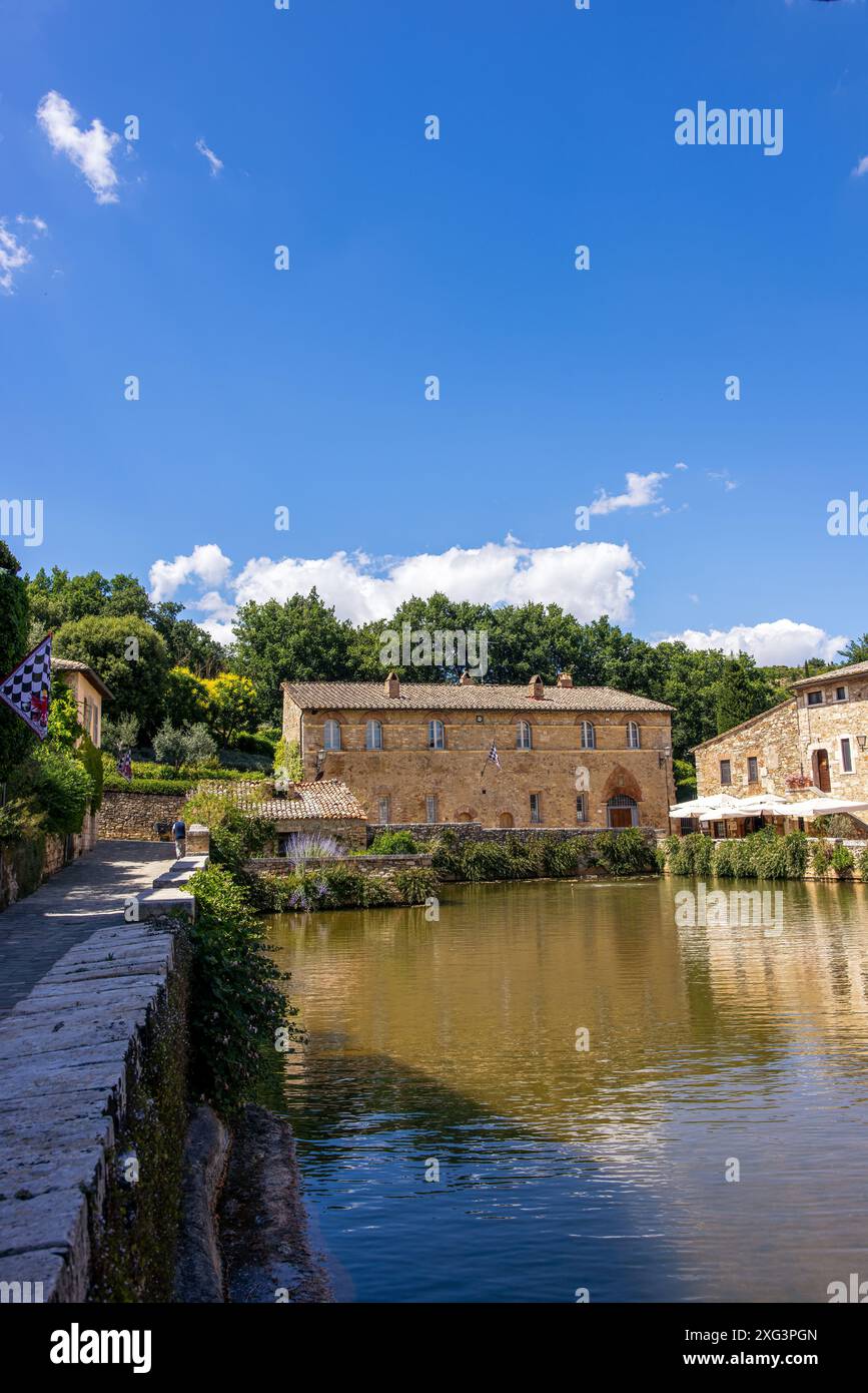 Piscina termale nel paese di bagno Vignoni, San Quirico d'Orcia, Siena, Italia, Europa Foto Stock