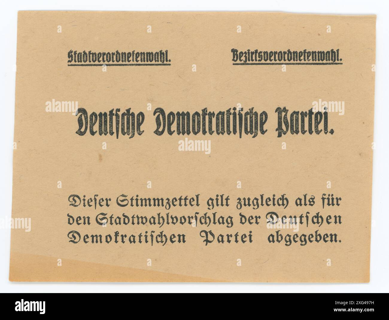 Stimmzettel/ Wahlzettel der Reichstagswahl 1920 - Die Reichstagswahl vom 6. Juni 1920 War die zweite Wahl während der Weimarer Republik und die erste zu einem regulären Deutschen Reichstag. Le elezioni federali tedesche del 1920 si tennero il 6 giugno 1920 per eleggere il primo Reichstag della Repubblica di Weimar. Succedette all'Assemblea nazionale di Weimar eletta nel gennaio 1919, che aveva redatto e ratificato la costituzione repubblicana. Foto Stock