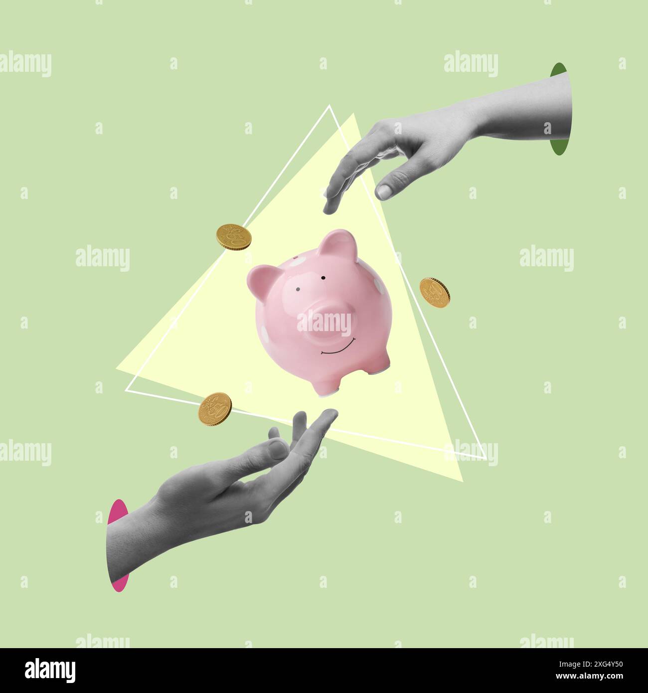 Collage creativo con salvadanaio, monete, mani di uomo e donna su sfondo colorato Foto Stock