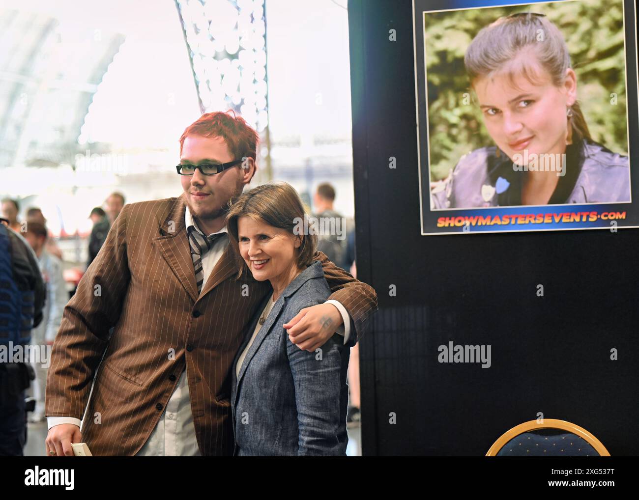 LONDRA, REGNO UNITO. 6 luglio 2024. Sophie Aldred, star del cinema e della TV, firma autografi per i fan al London Film and Comic con a Olympia Londra, Regno Unito. Credito: Vedi li/Picture Capital/Alamy Live News Foto Stock