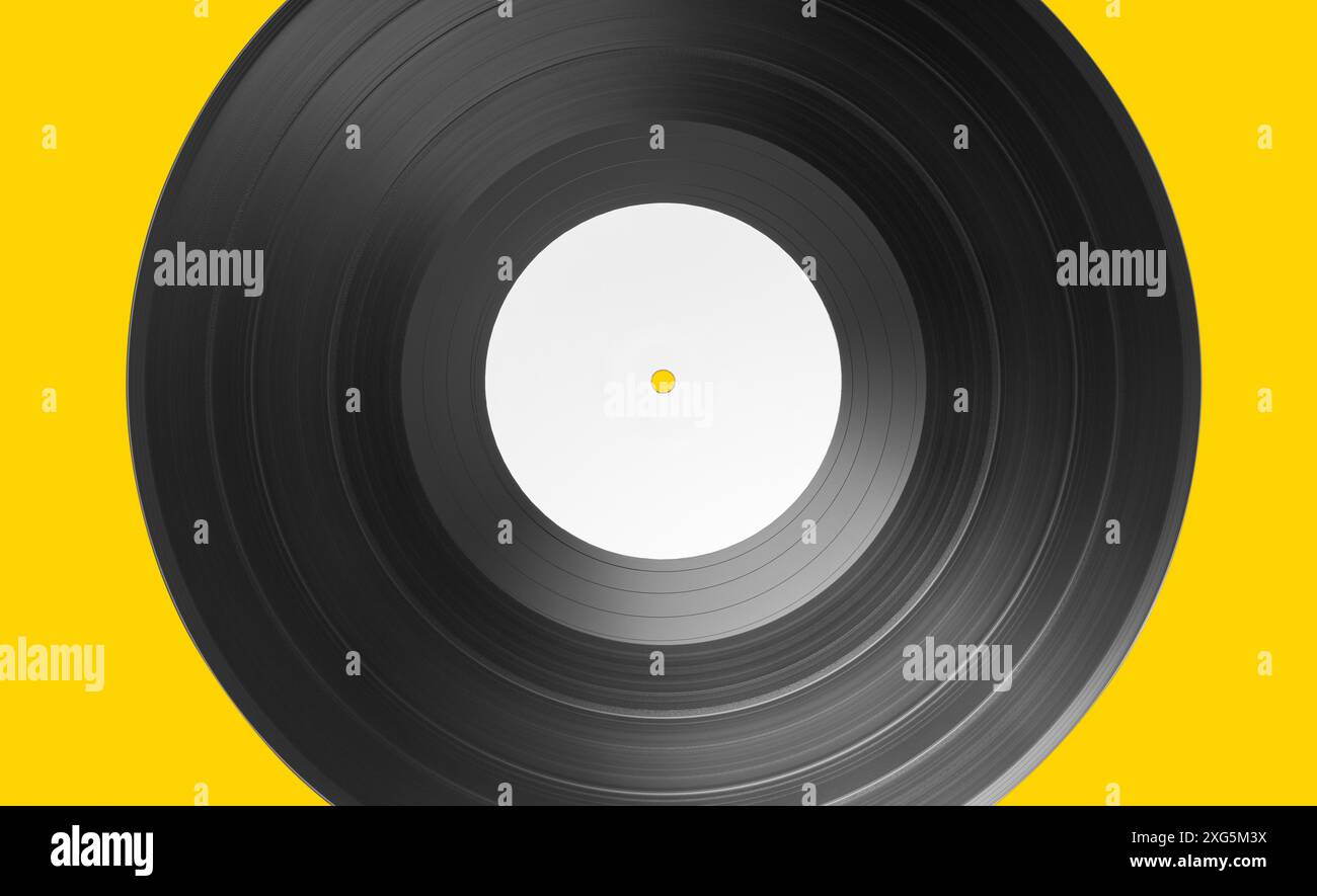 Vinile su sfondo giallo. Etichetta bianca Mock up Foto Stock