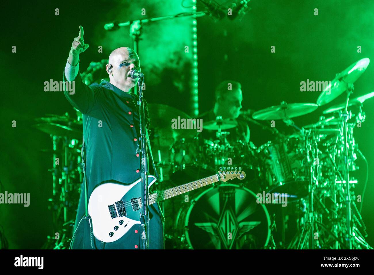 Concerto musicale - The Smashing Pumpkins - The World is a Vampire Europe Estate 2024 Billy Corgan e Jimmy Chamberlin of the Smashing Pumpkins Lucca Piazza Napoleone Italia Copyright: XMirkoxFava/TSCKx/xLiveMediax LPM 1434160 Foto Stock