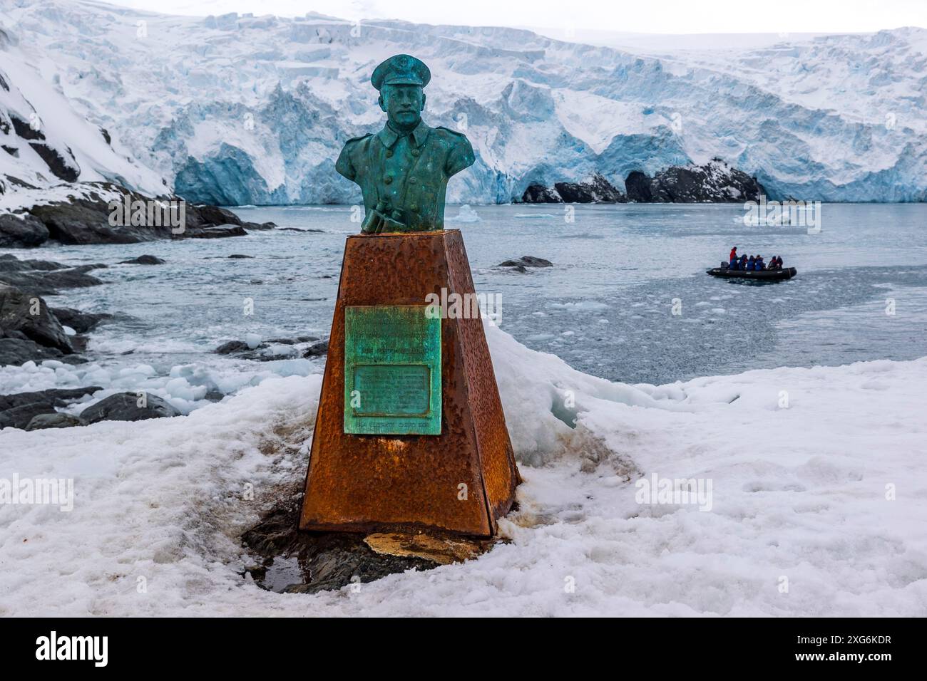 HSM-53 Luis Pardo Villalón - Shackleton Memorial a Point Wild, Elephant Island, Antartide, giovedì 23 novembre, 2023. foto: David Rowland Foto Stock