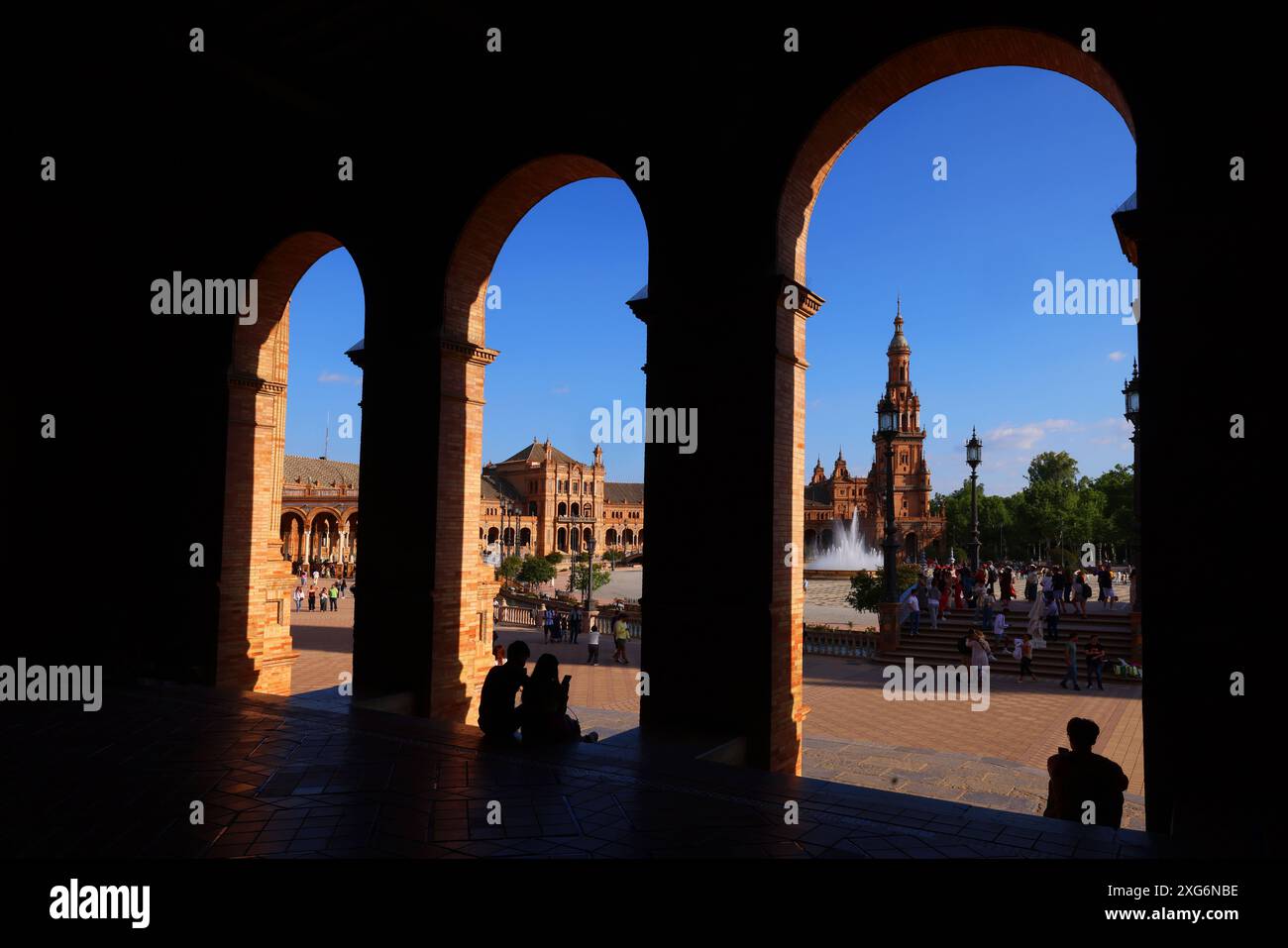 Architektur, Plaza de Espana, Siviglia, spanischer Platz, Promenade, Kolonnade, Andalusia, Spanien, Berühmter Platz a Siviglia, Andalusia, Spanien! Foto Stock