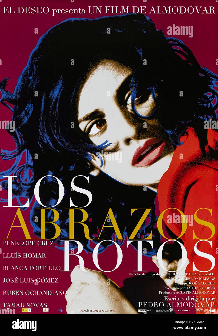 Los Abrazos Rotos (2009) diretto da Pedro Almodóvar e interpretato da Penélope Cruz, Lluís Homar e Blanca Portillo. Dramma spagnolo su uno sceneggiatore cieco che guarda indietro a un tempo in cui si è innamorato dell'amante di un ricco uomo d'affari e la getta nel film che sta aiutando a finanziare. Fotografia di un poster originale spagnolo del 2009 ***SOLO PER USO EDITORIALE***. Credito: BFA / El Deseo Foto Stock