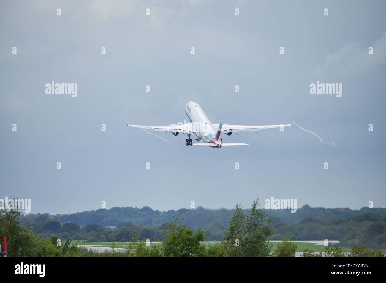 Eurowings Airbus A320 all'aeroporto di Manchester Foto Stock