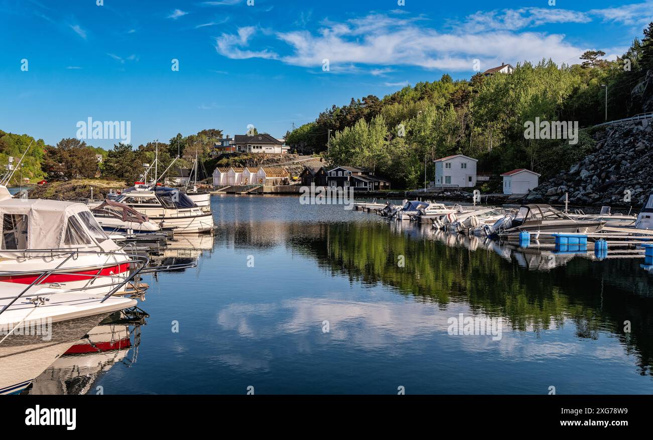 Porto dei fiordi a Boemlo nell'arcipelago norvegese Fjordland, Norvegia Foto Stock