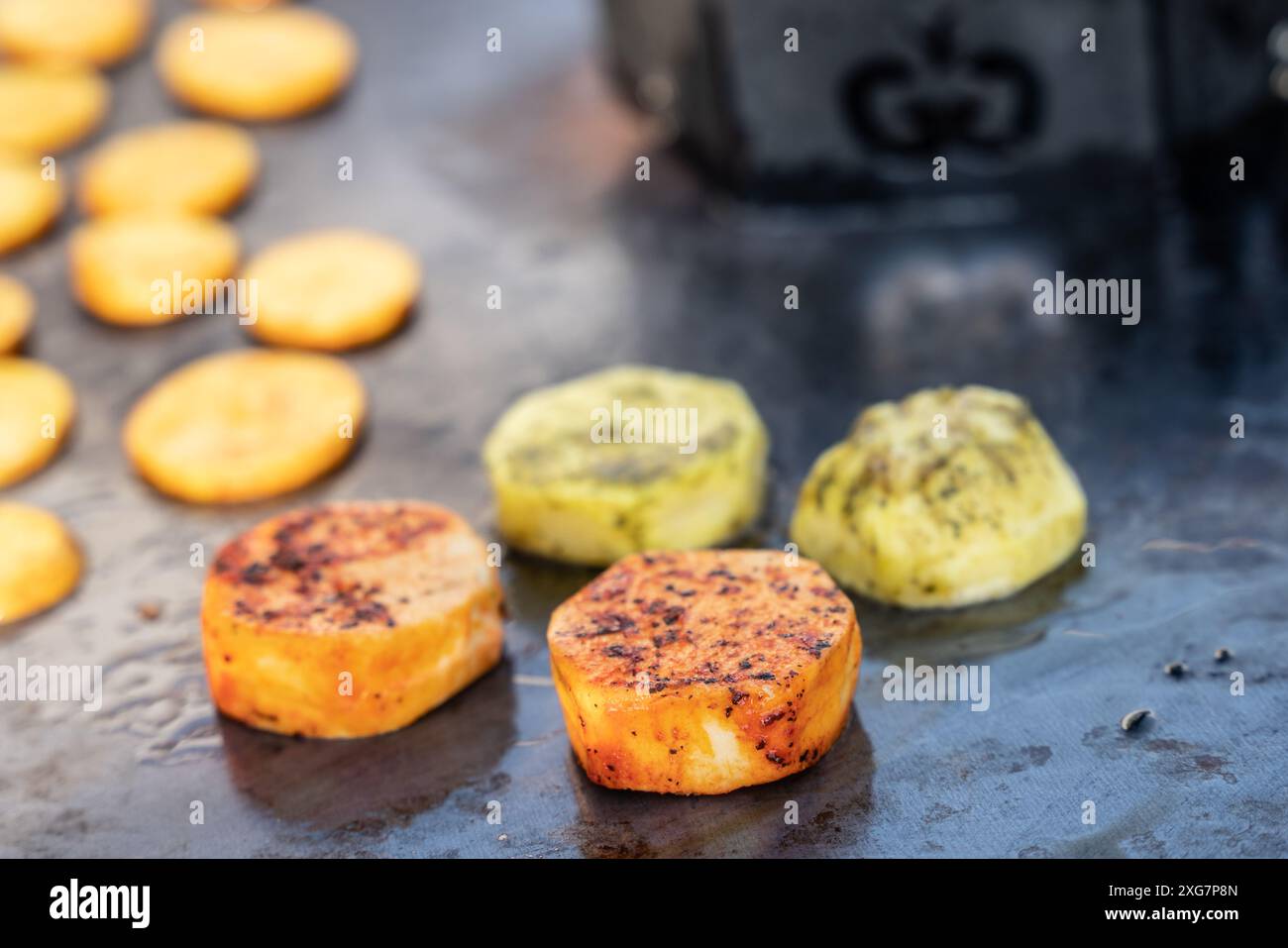 barbecue, hibachi, grill, teppanyaki, piastra grill, verdure, carne, bistecche, estate, cibo, barbecue, cucina, all'aperto, cena, sapore, delizioso Foto Stock