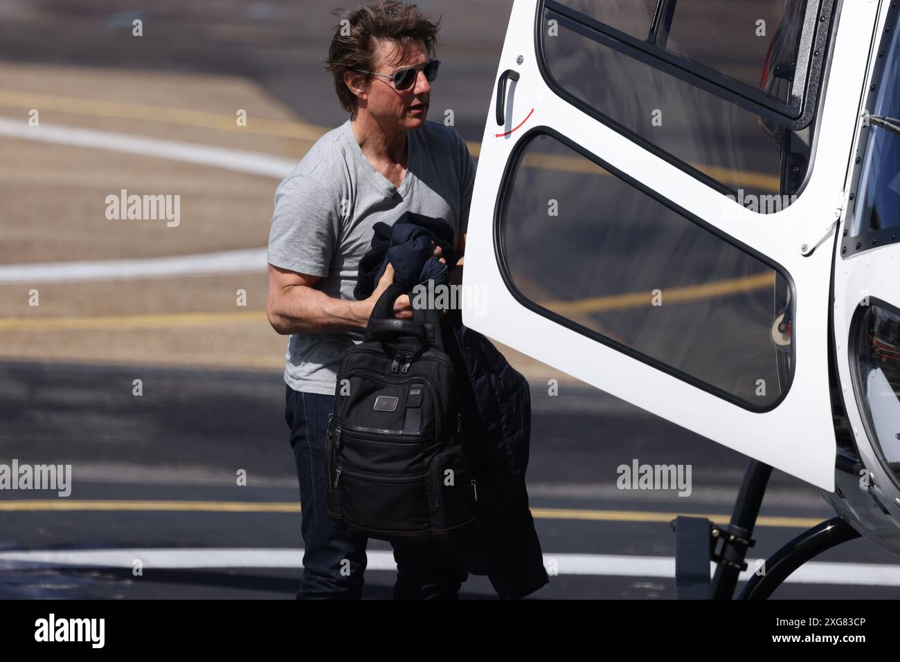 Londra 7 luglio 2024 Tom Cruise pilota elicottero e atterraggio a Londra con Christopher McQuarrie dopo aver partecipato al Gran Premio di Formula 1 britannico Credit: Anfisa Polyushkevych/Alamy Live News Foto Stock